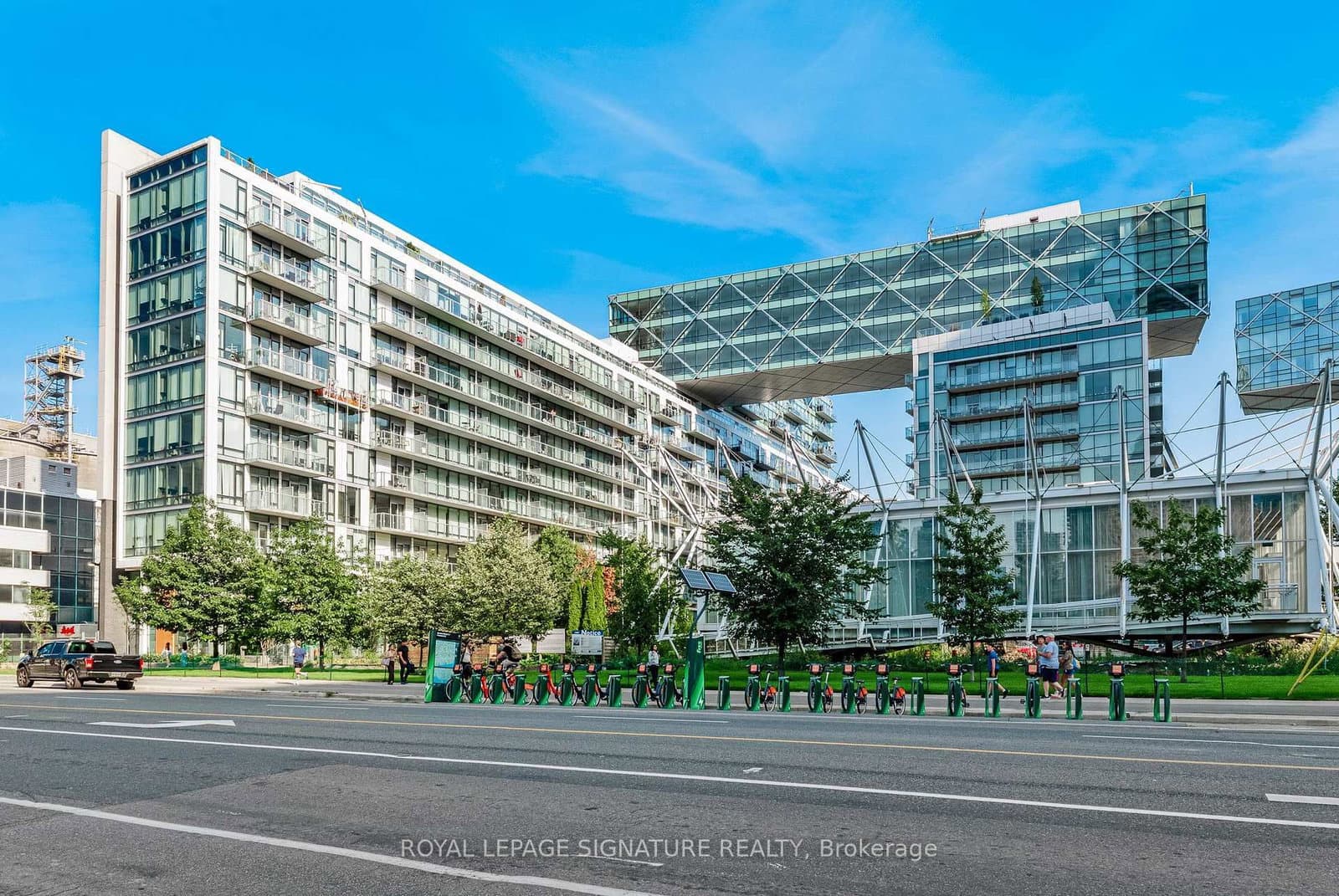 #337 - 39 Queens Quay E