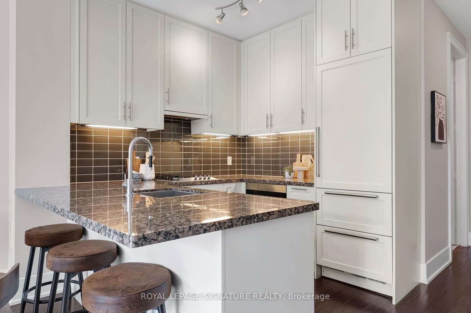 39 Queens Quay E, Unit 337 thumbnail 10