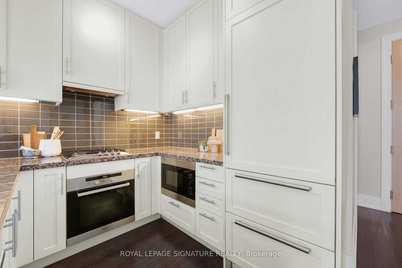 39 Queens Quay E, Unit 337 thumbnail 11