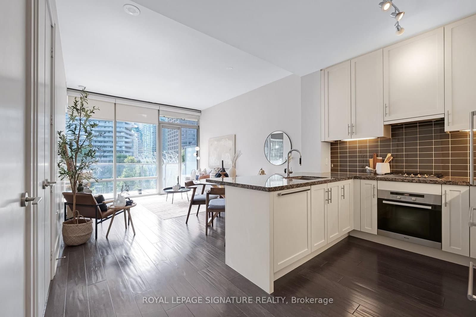 39 Queens Quay E, Unit 337 thumbnail 13