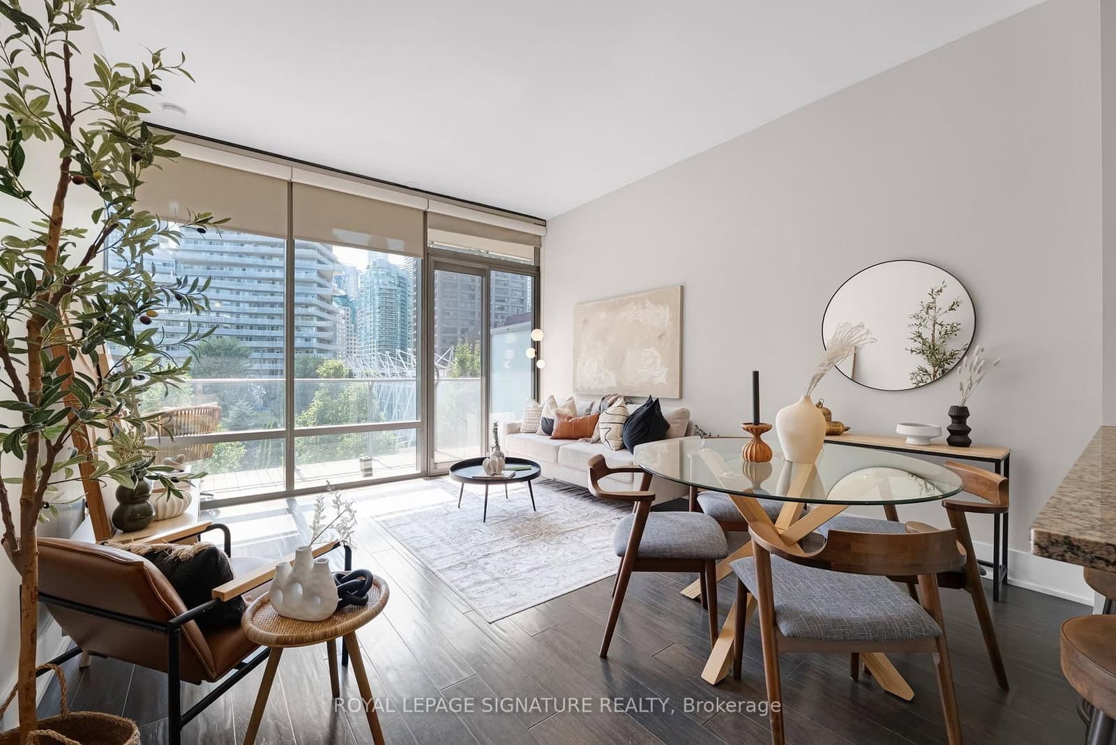 39 Queens Quay E, Unit 337 thumbnail 2