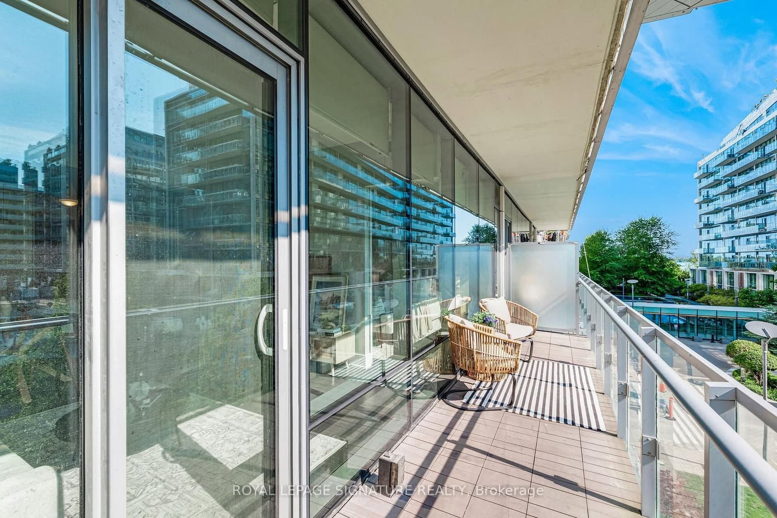 39 Queens Quay E, Unit 337 thumbnail 23