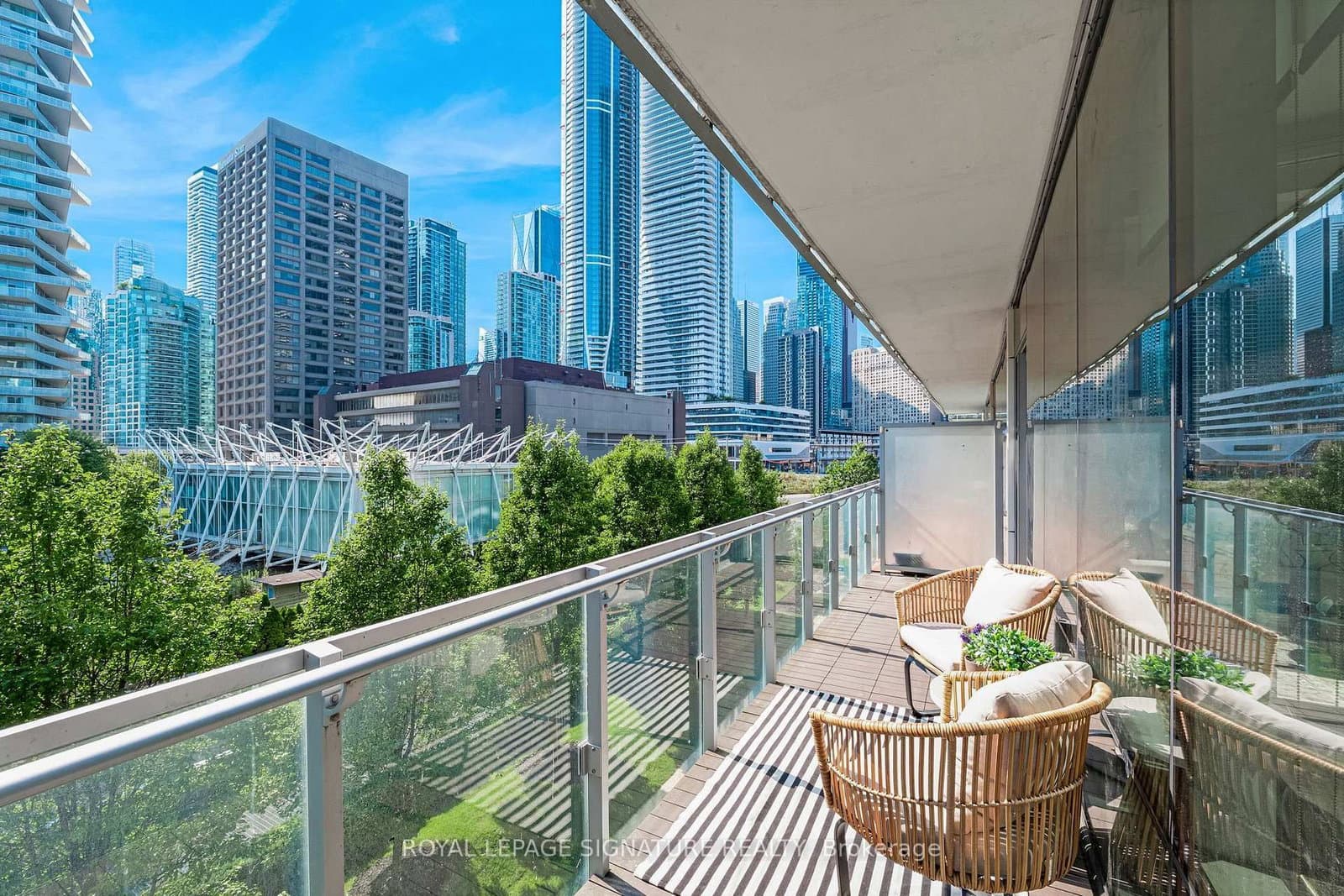 39 Queens Quay E, Unit 337 thumbnail 24