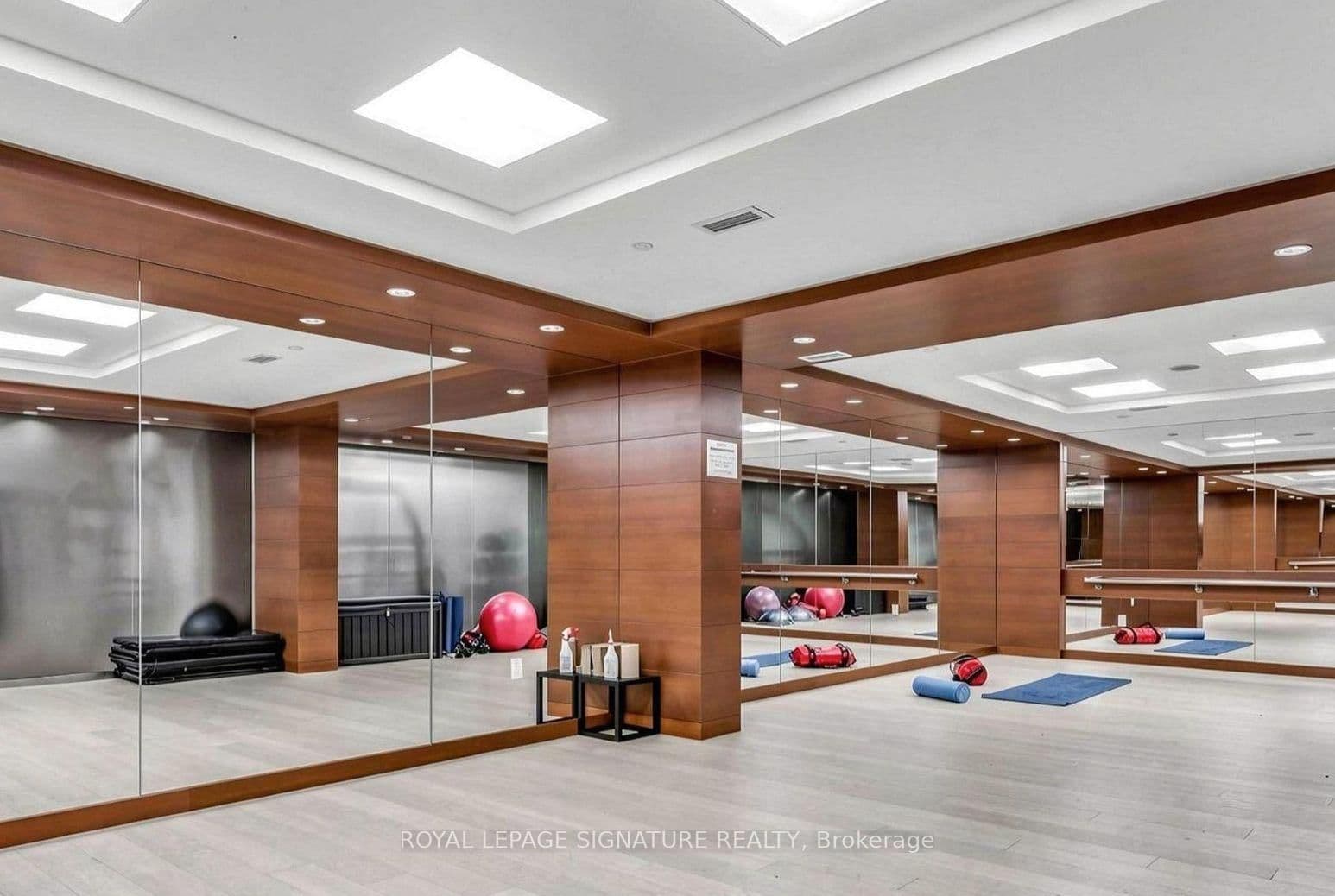 39 Queens Quay E, Unit 337 thumbnail 27