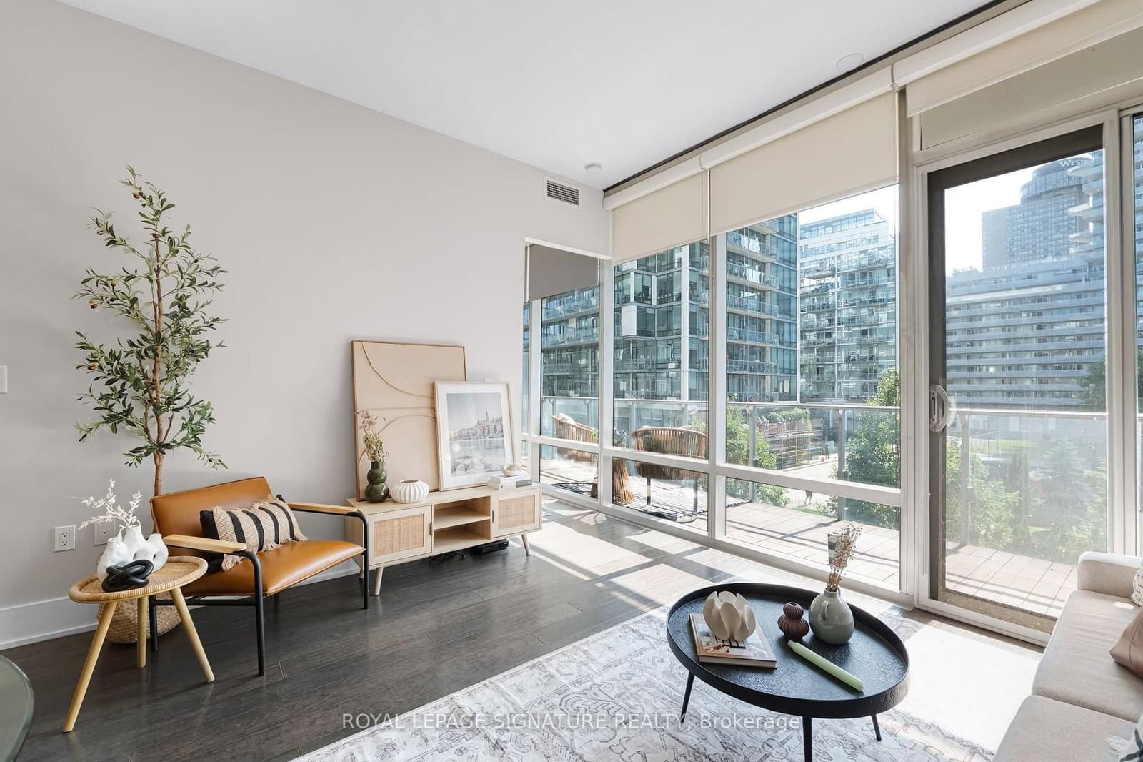 39 Queens Quay E, Unit 337 thumbnail 3