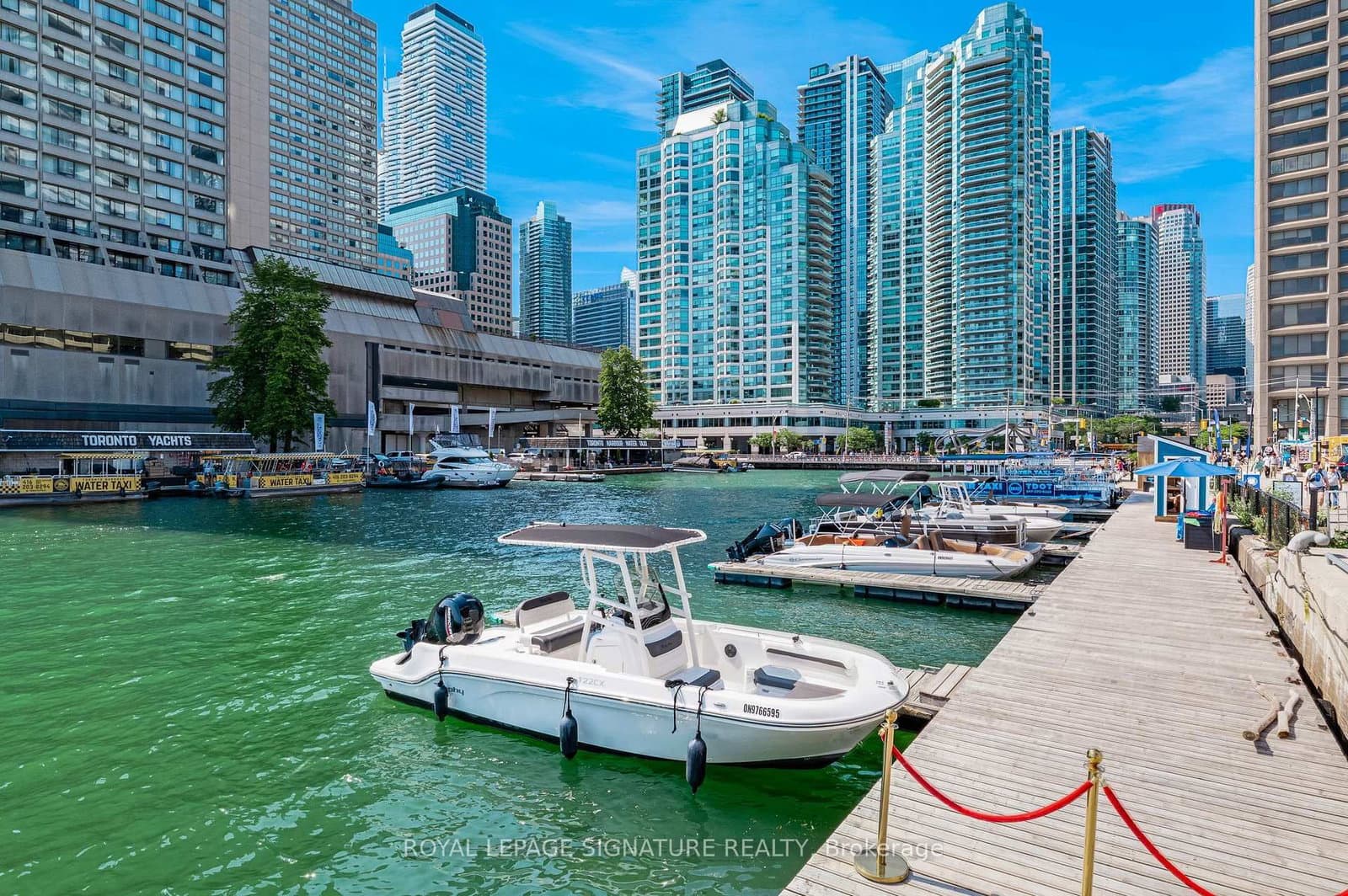 39 Queens Quay E, Unit 337 thumbnail 39