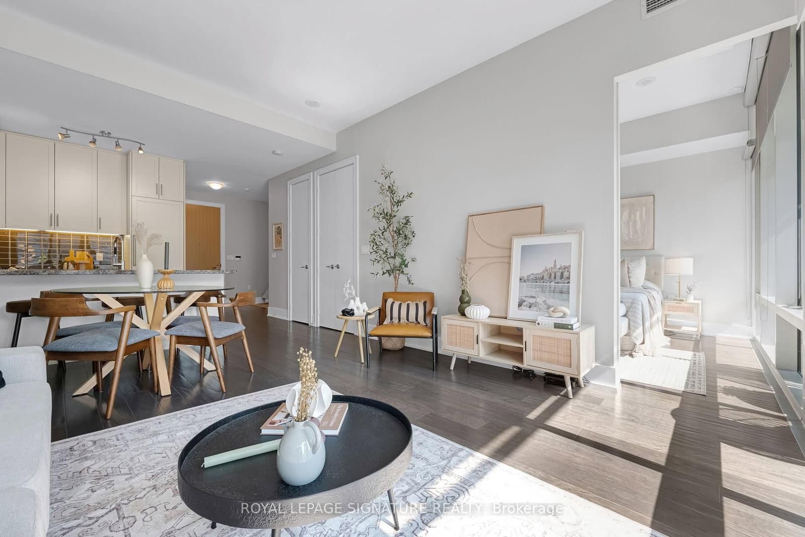 39 Queens Quay E, Unit 337 thumbnail 7