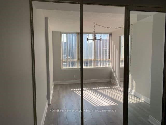 633 Bay Street, Unit 2613 thumbnail 16