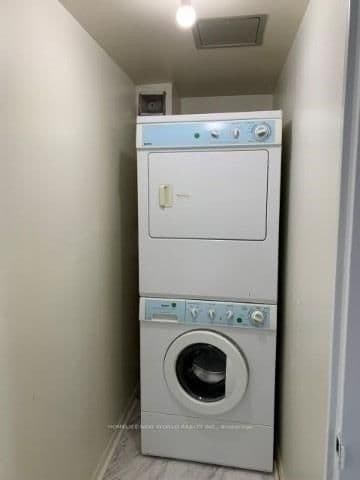 633 Bay Street, Unit 2613 thumbnail 20