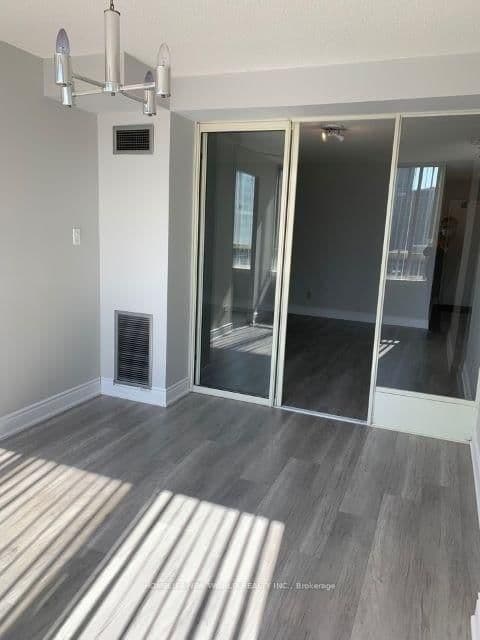 633 Bay Street, Unit 2613 thumbnail 24