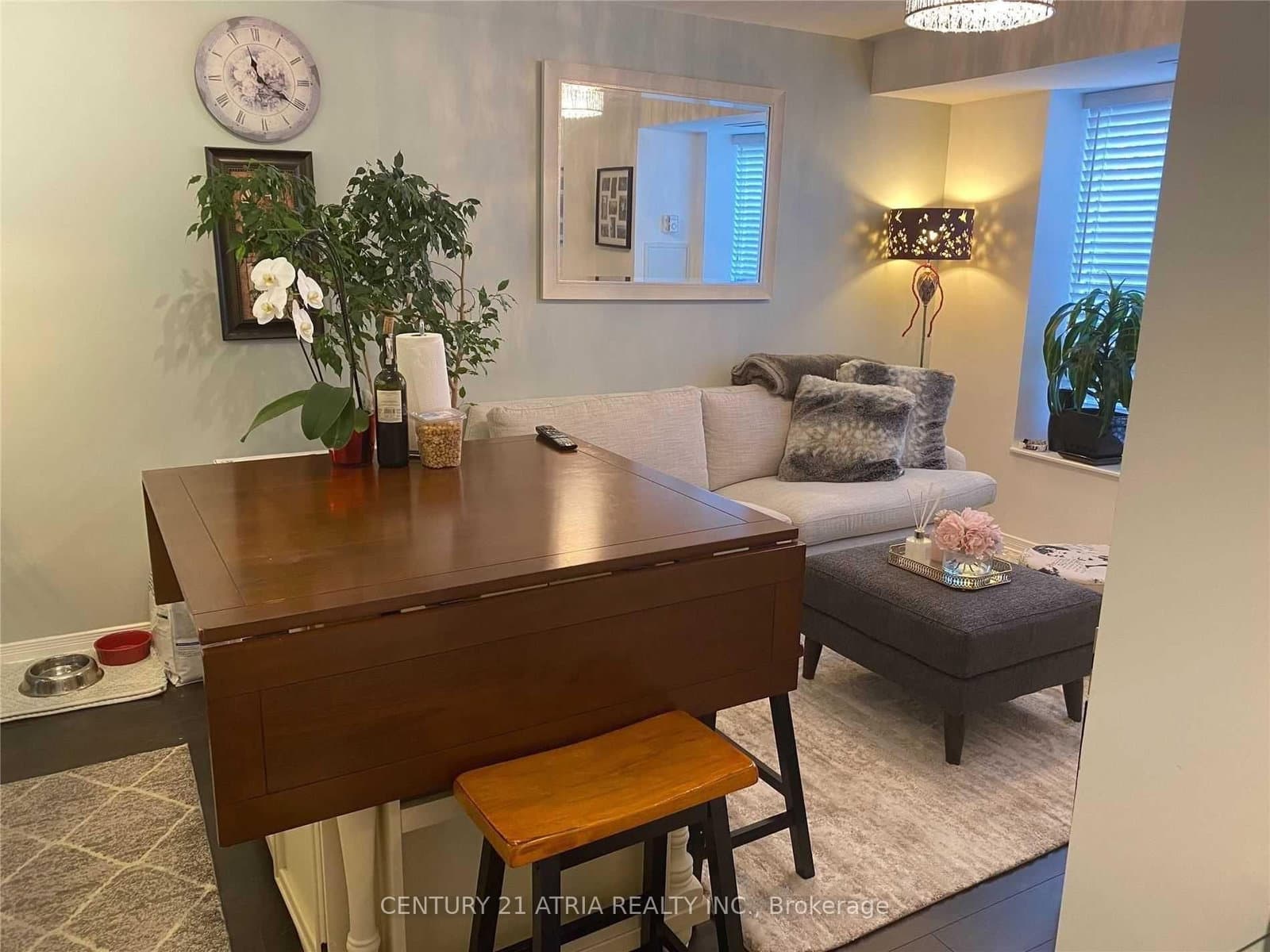 140 Bathurst Street, Unit 103 thumbnail 2