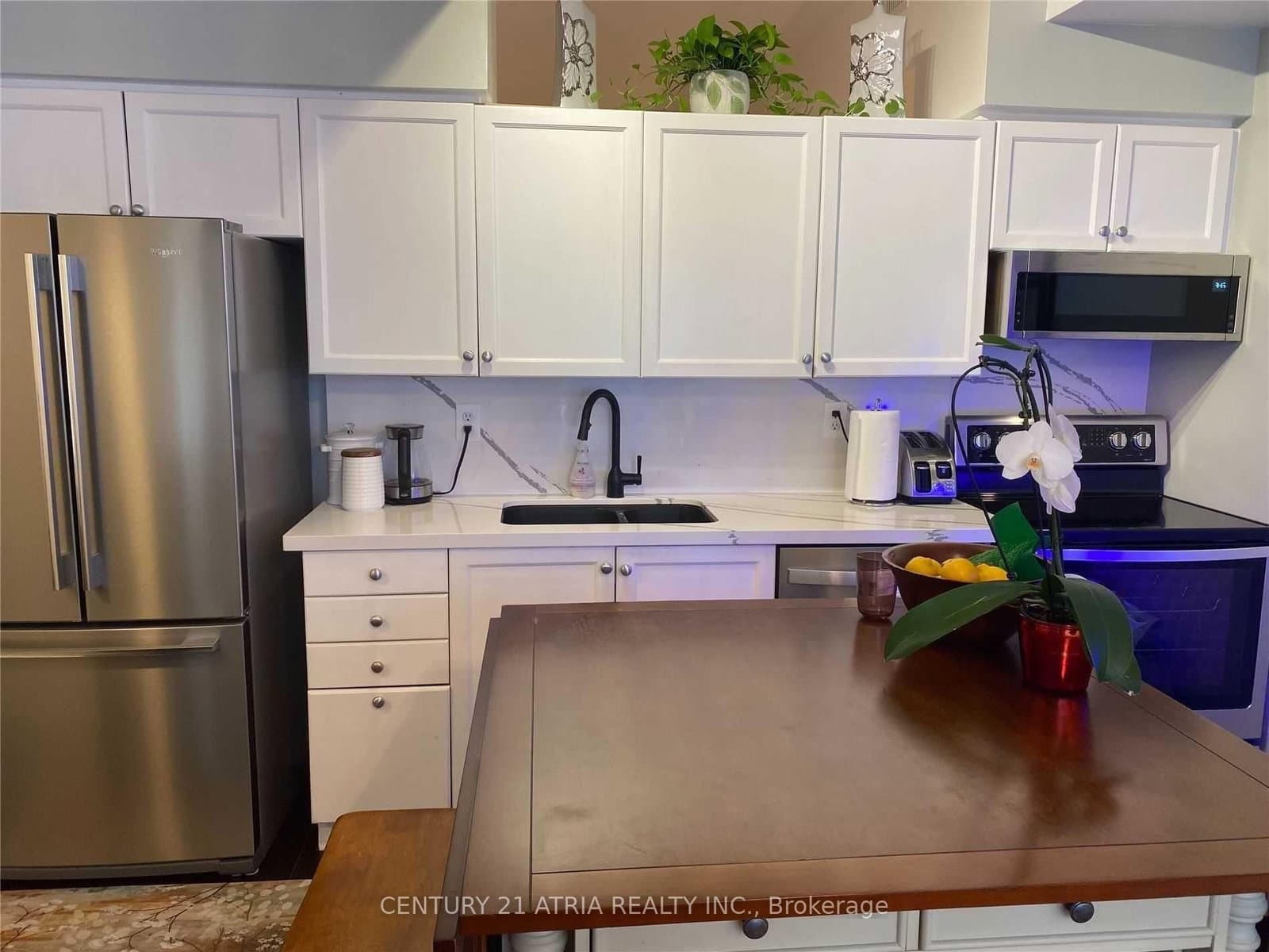 140 Bathurst Street, Unit 103 thumbnail 3