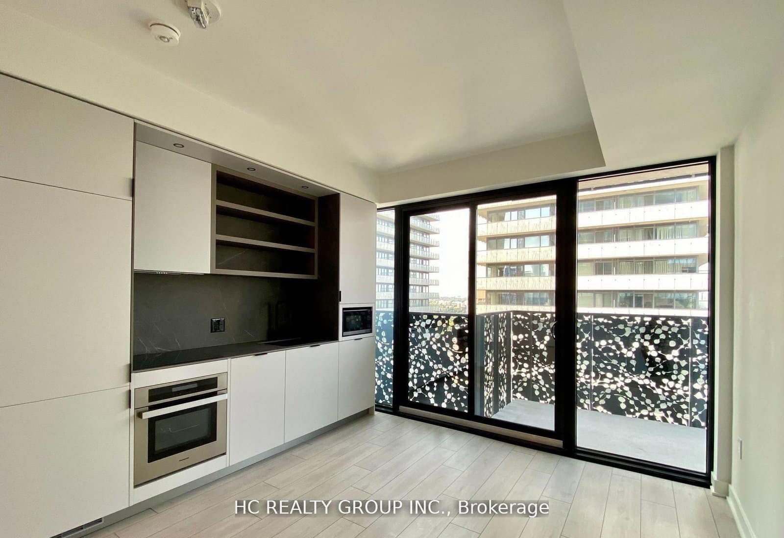 55 Charles Street E, Unit 1311 thumbnail 3