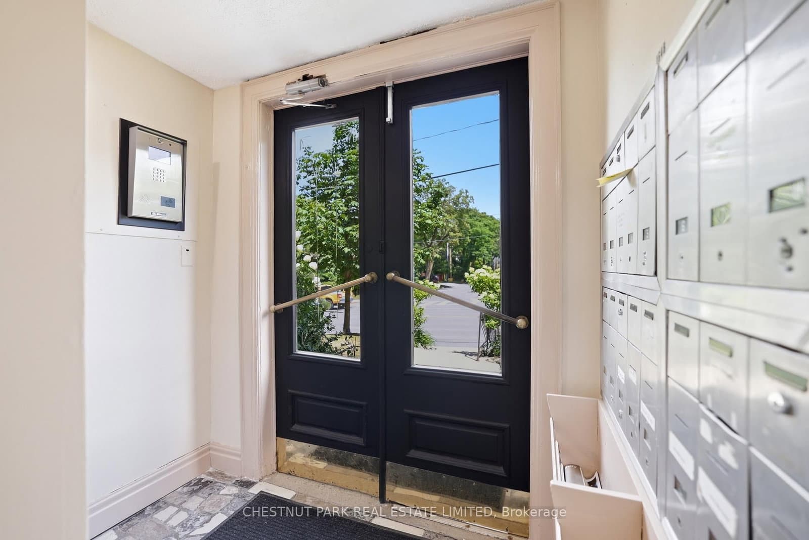 1648 Bathurst Street, Unit 5 thumbnail 2