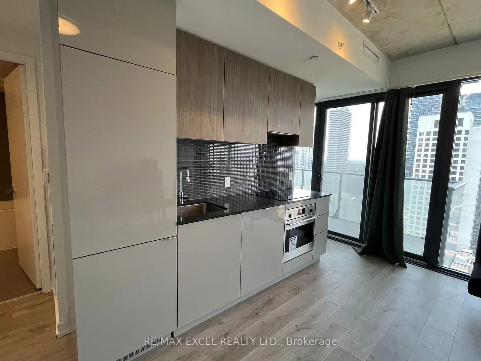 161 Roehampton Avenue, Unit 3702 thumbnail 13