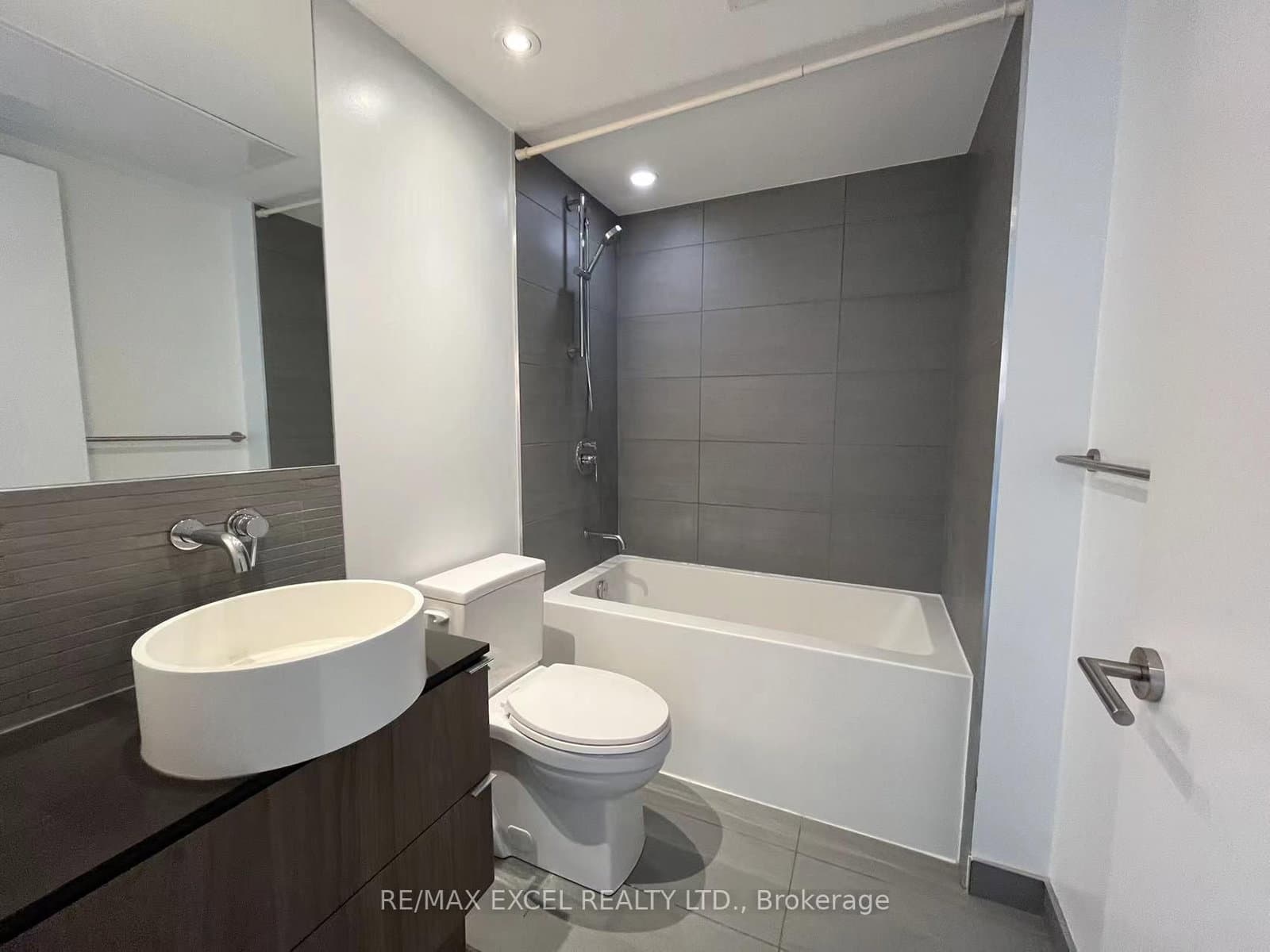 161 Roehampton Avenue, Unit 3702 thumbnail 23