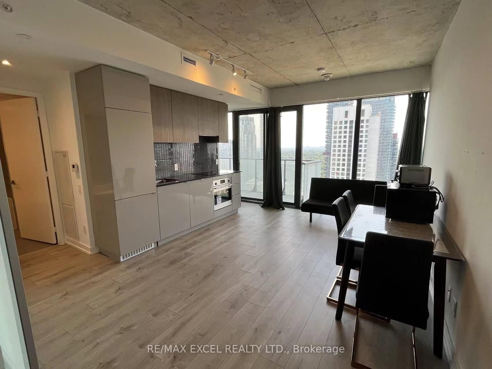 161 Roehampton Avenue, Unit 3702 thumbnail 6