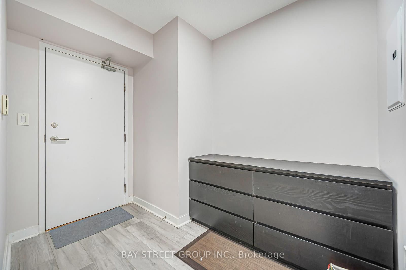 25 Telegram Mews, Unit 816 thumbnail 2