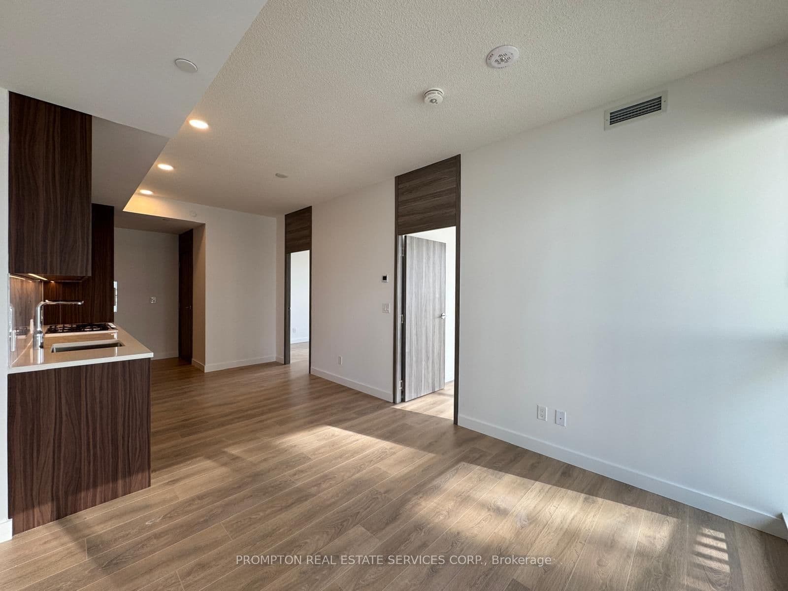 68 Esther Shiner Boulevard, Unit 1611 thumbnail 10