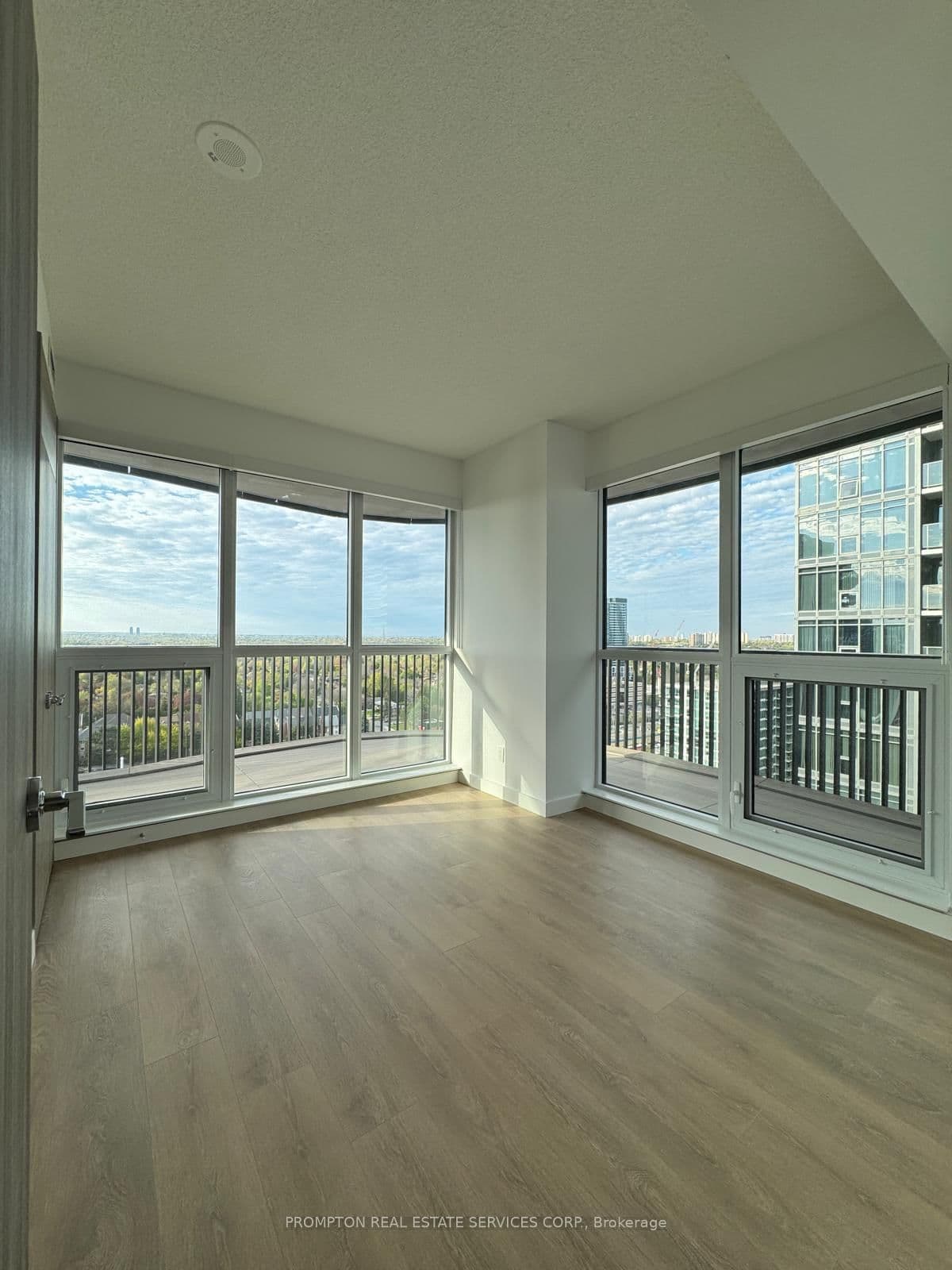 68 Esther Shiner Boulevard, Unit 1611 thumbnail 34