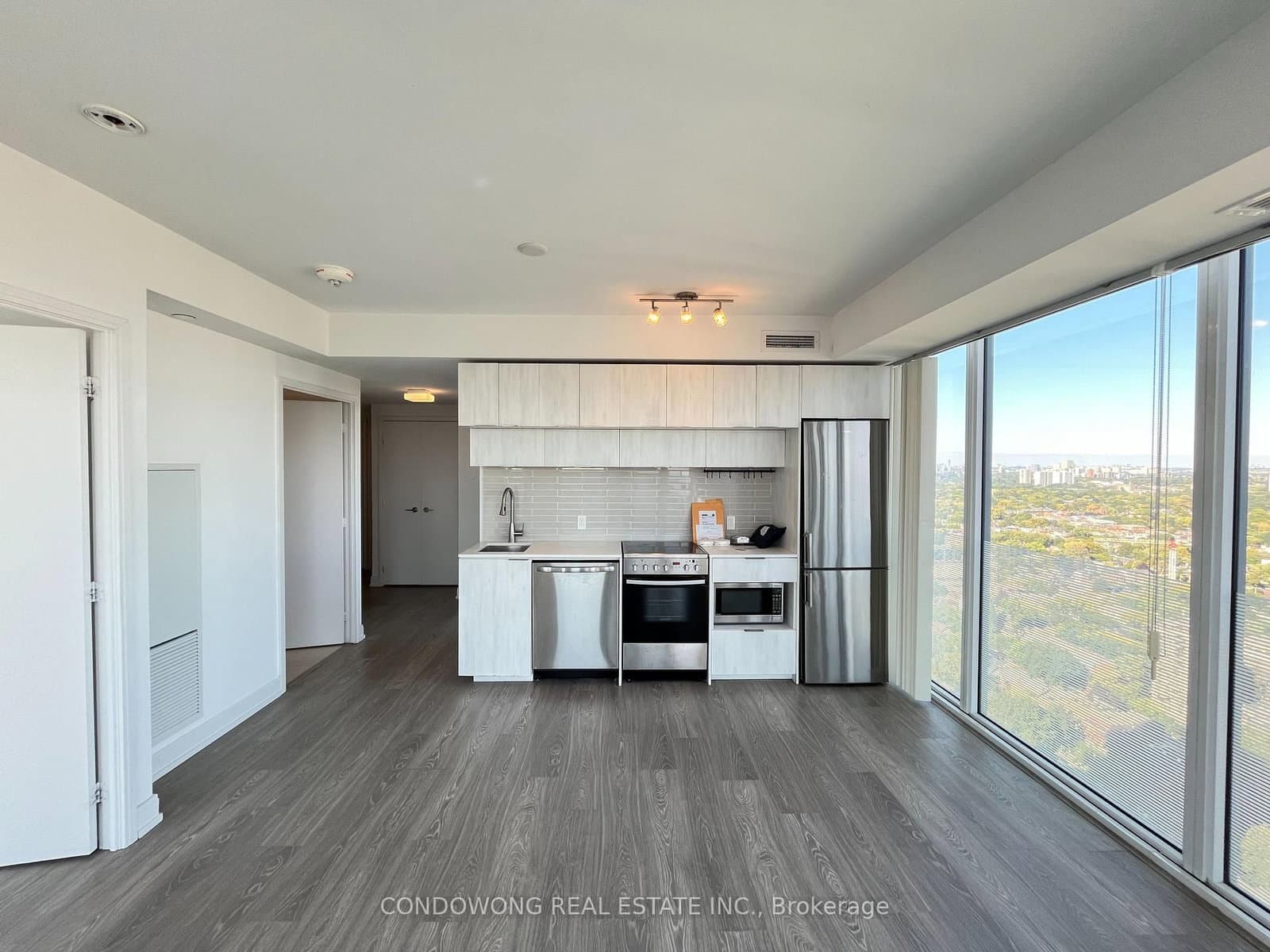 181 Dundas Street E, Unit 3905