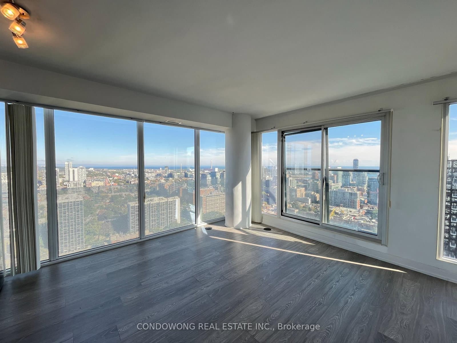 181 Dundas Street E, Unit 3905 thumbnail 3