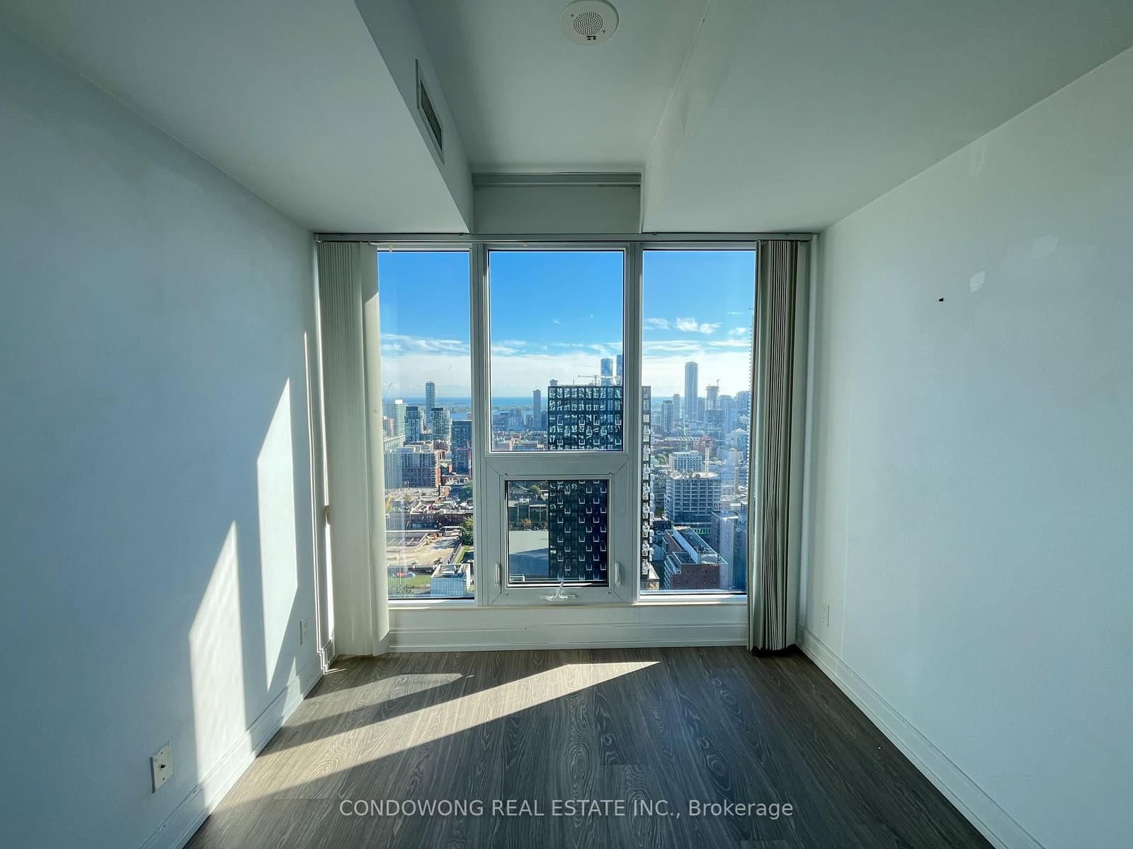 181 Dundas Street E, Unit 3905 thumbnail 7