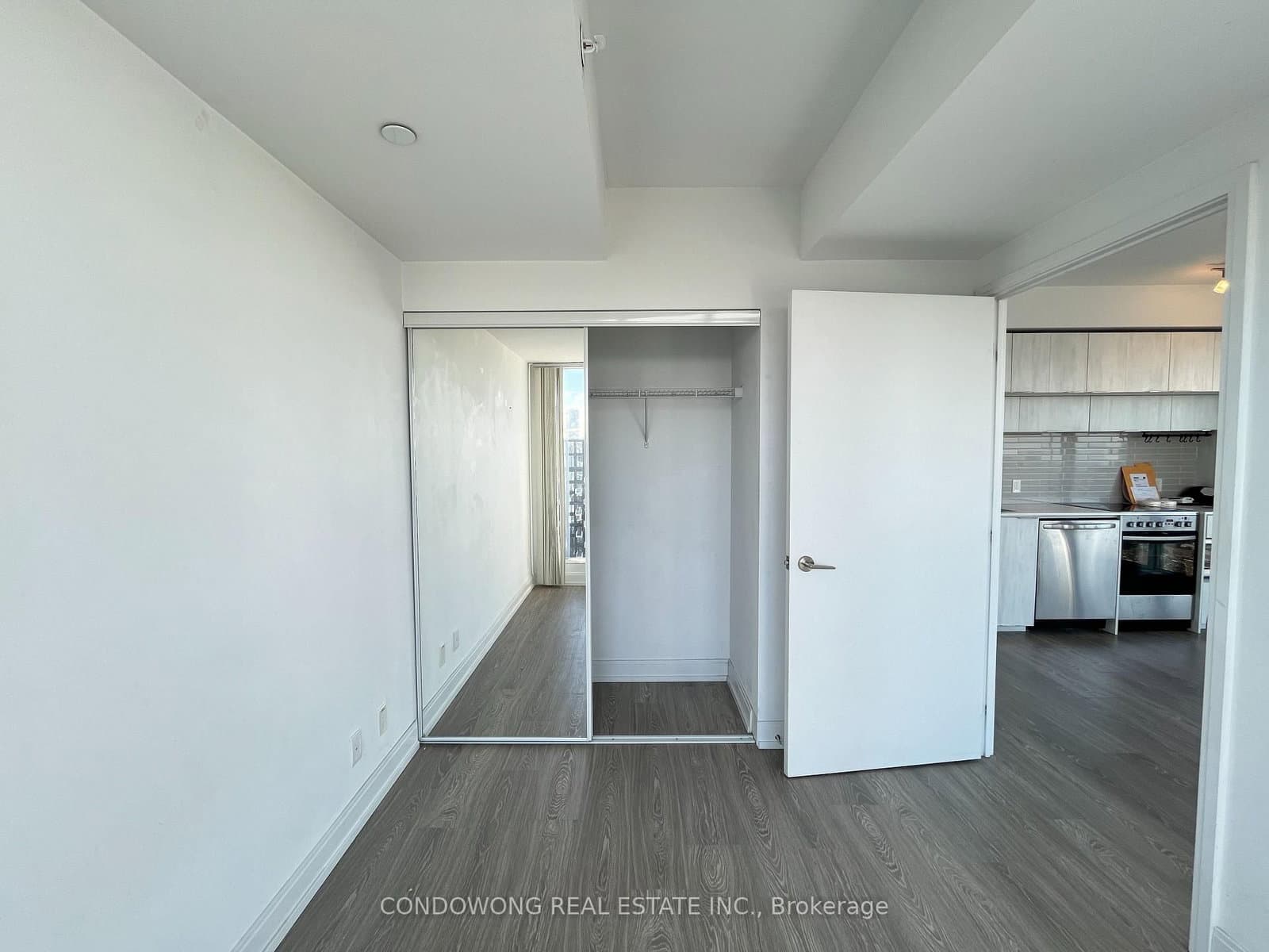 181 Dundas Street E, Unit 3905 thumbnail 8