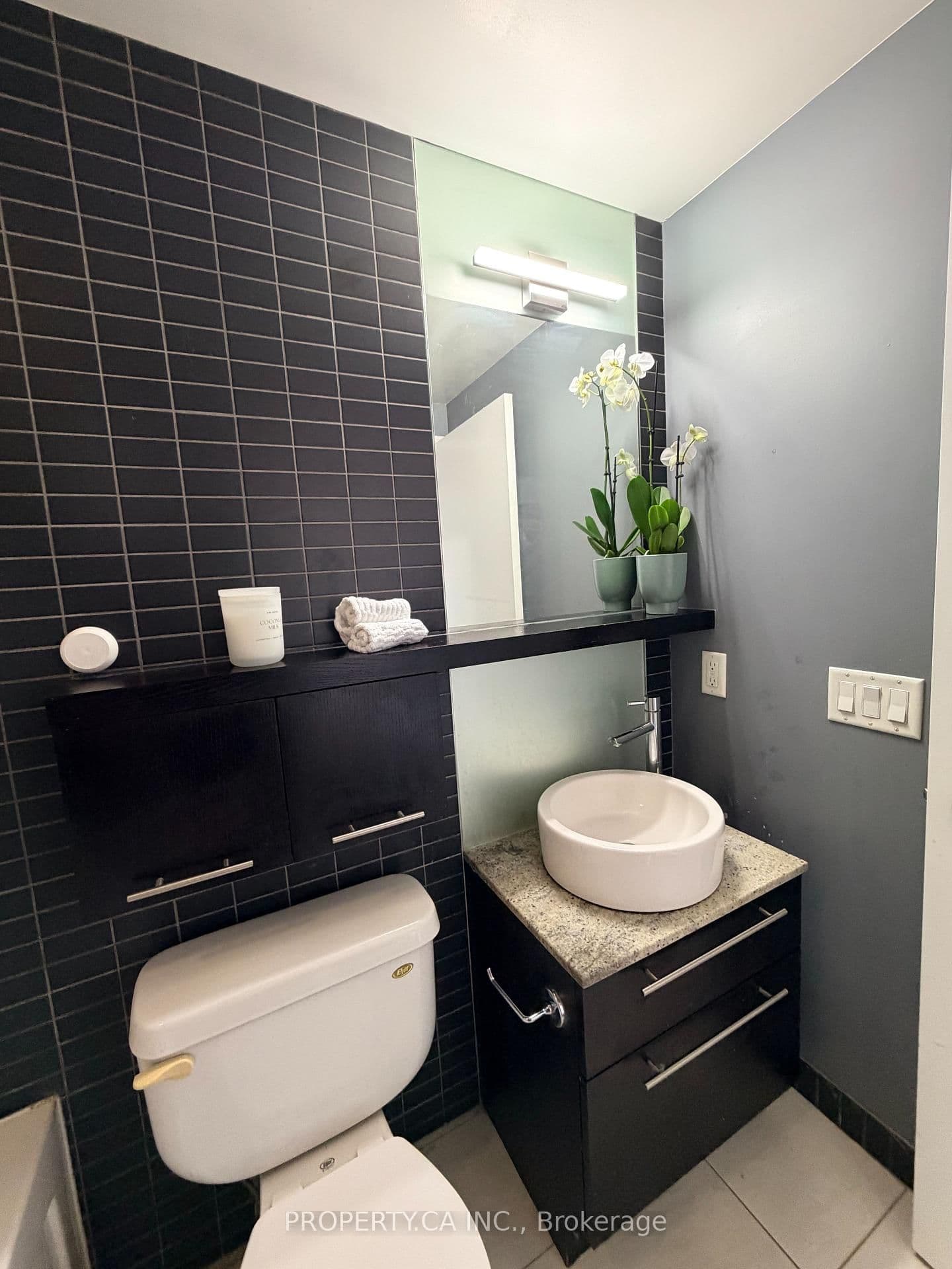 21 Carlton Street, Unit 3405 thumbnail 8