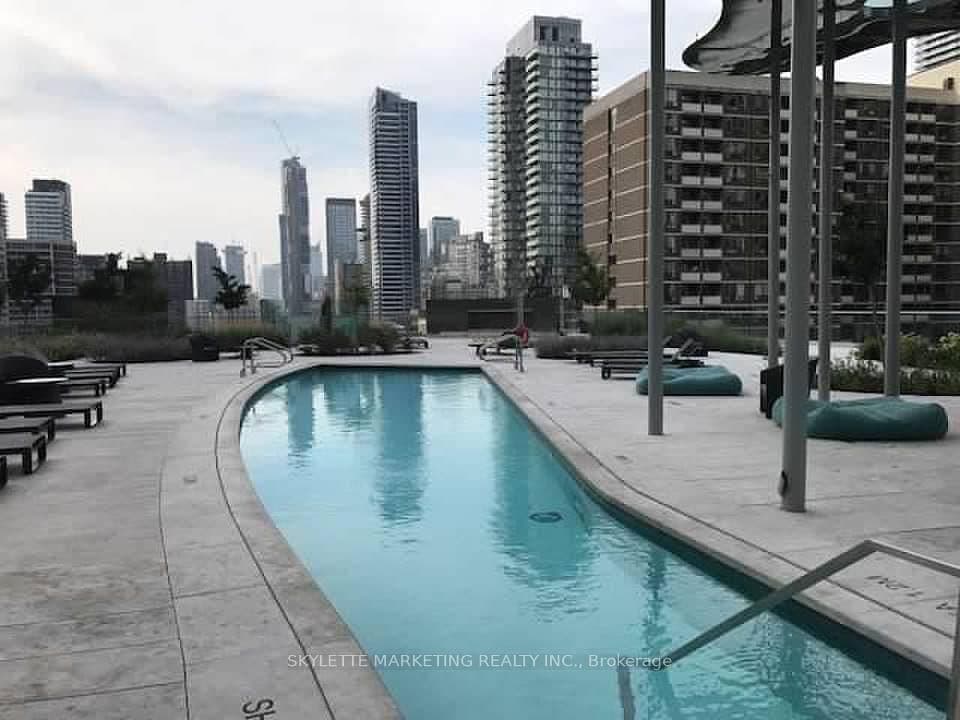 1 Bloor Street E, Unit 3710 thumbnail 29