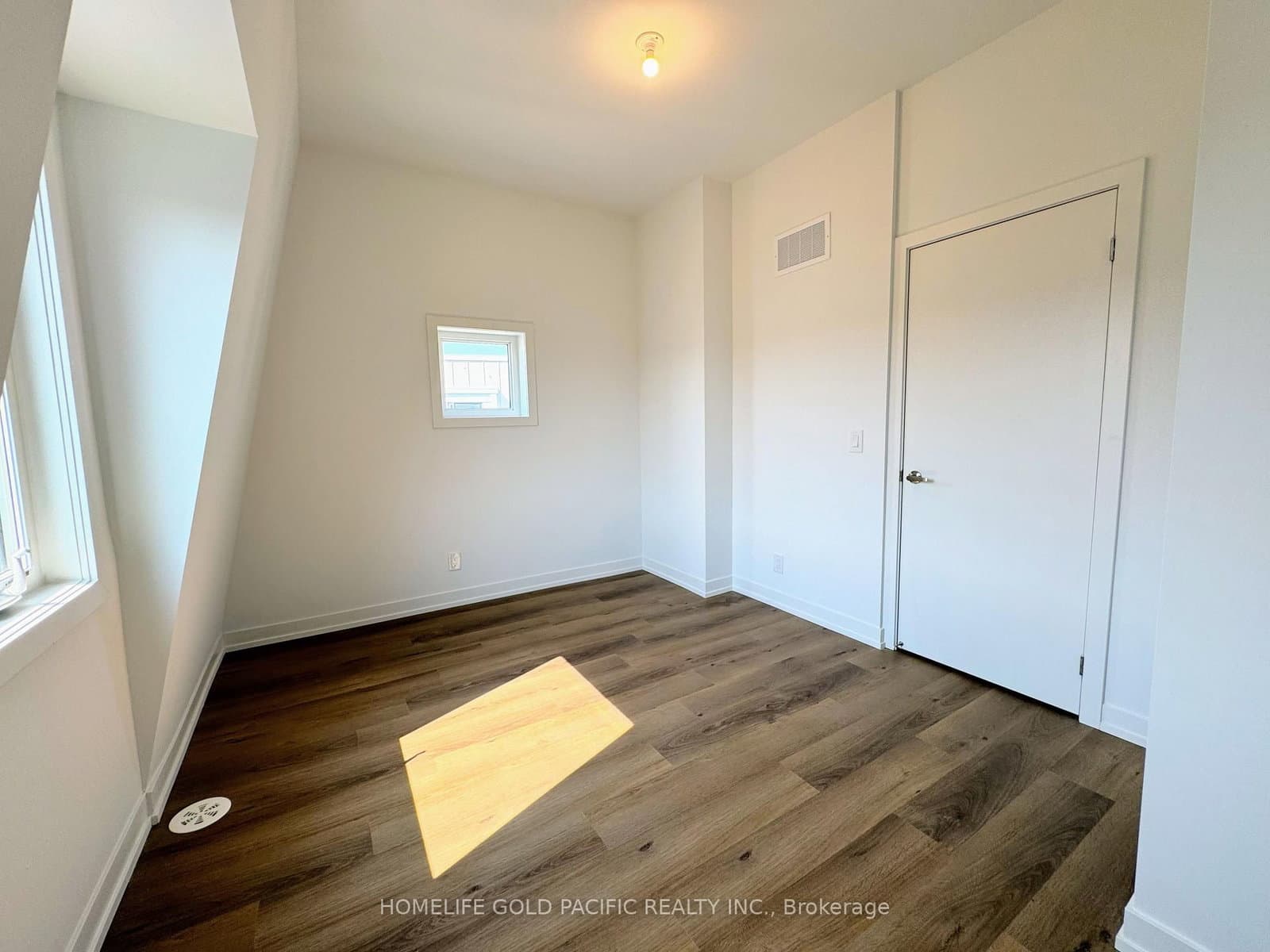 5 Spruce Pines Crescent thumbnail 25