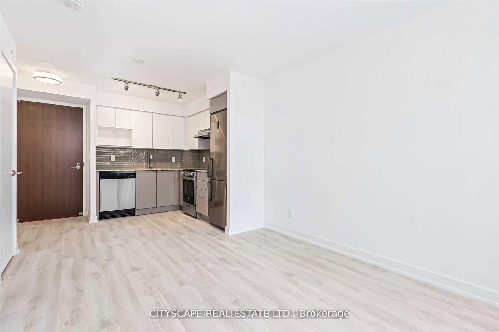 120 Varna Drive, Unit 425 thumbnail 5
