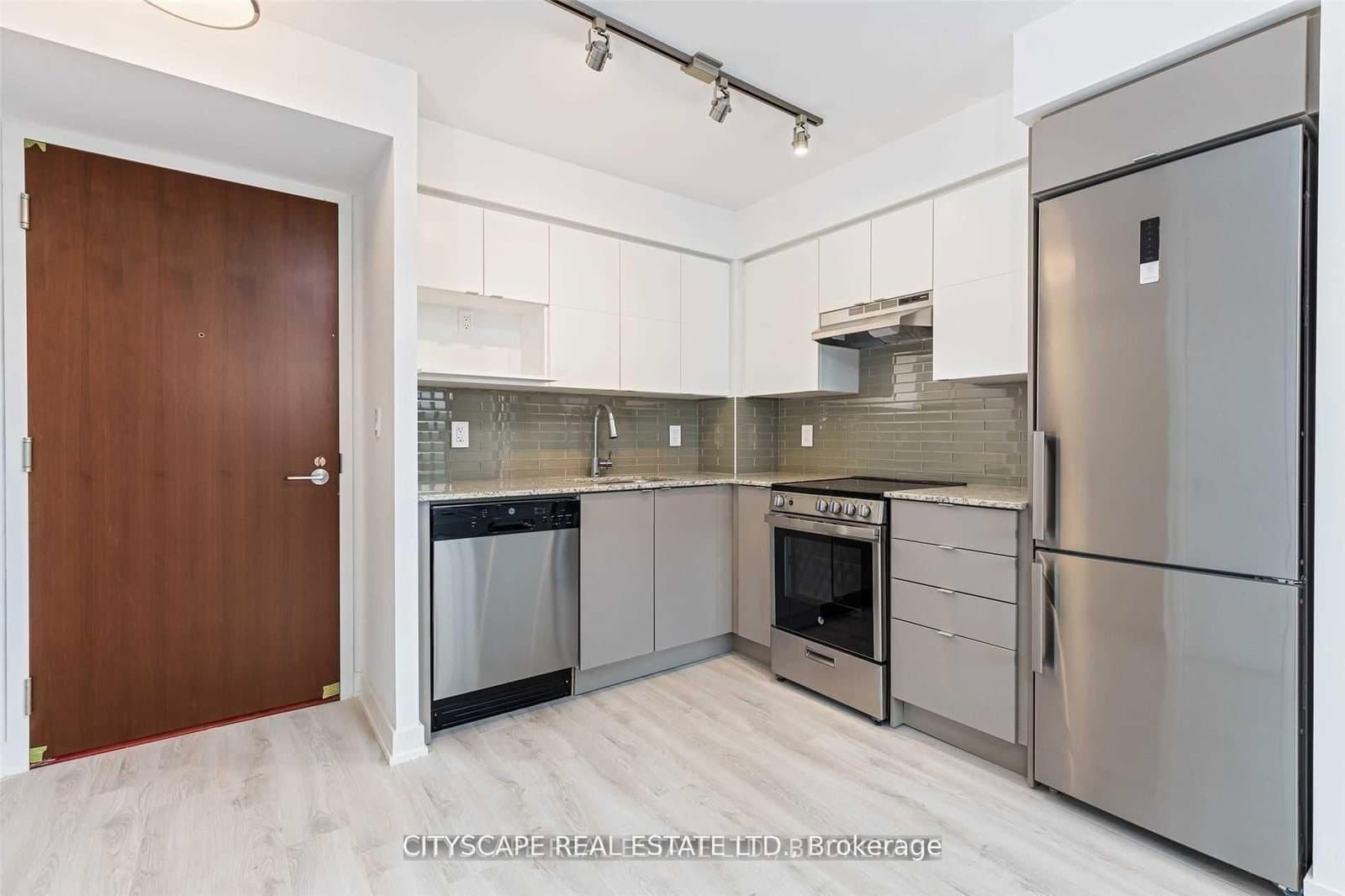120 Varna Drive, Unit 425 thumbnail 8