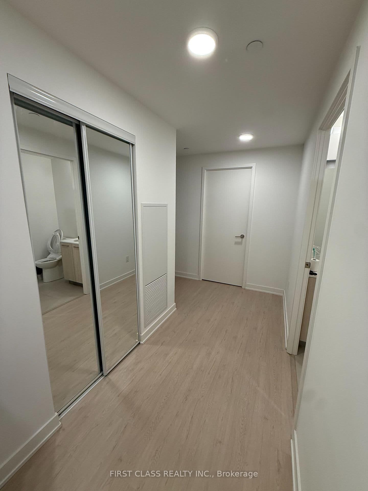 65 Mutual Street, Unit 2804 thumbnail 10