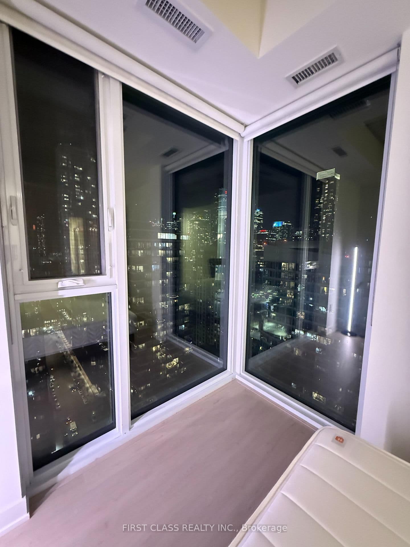65 Mutual Street, Unit 2804 thumbnail 5