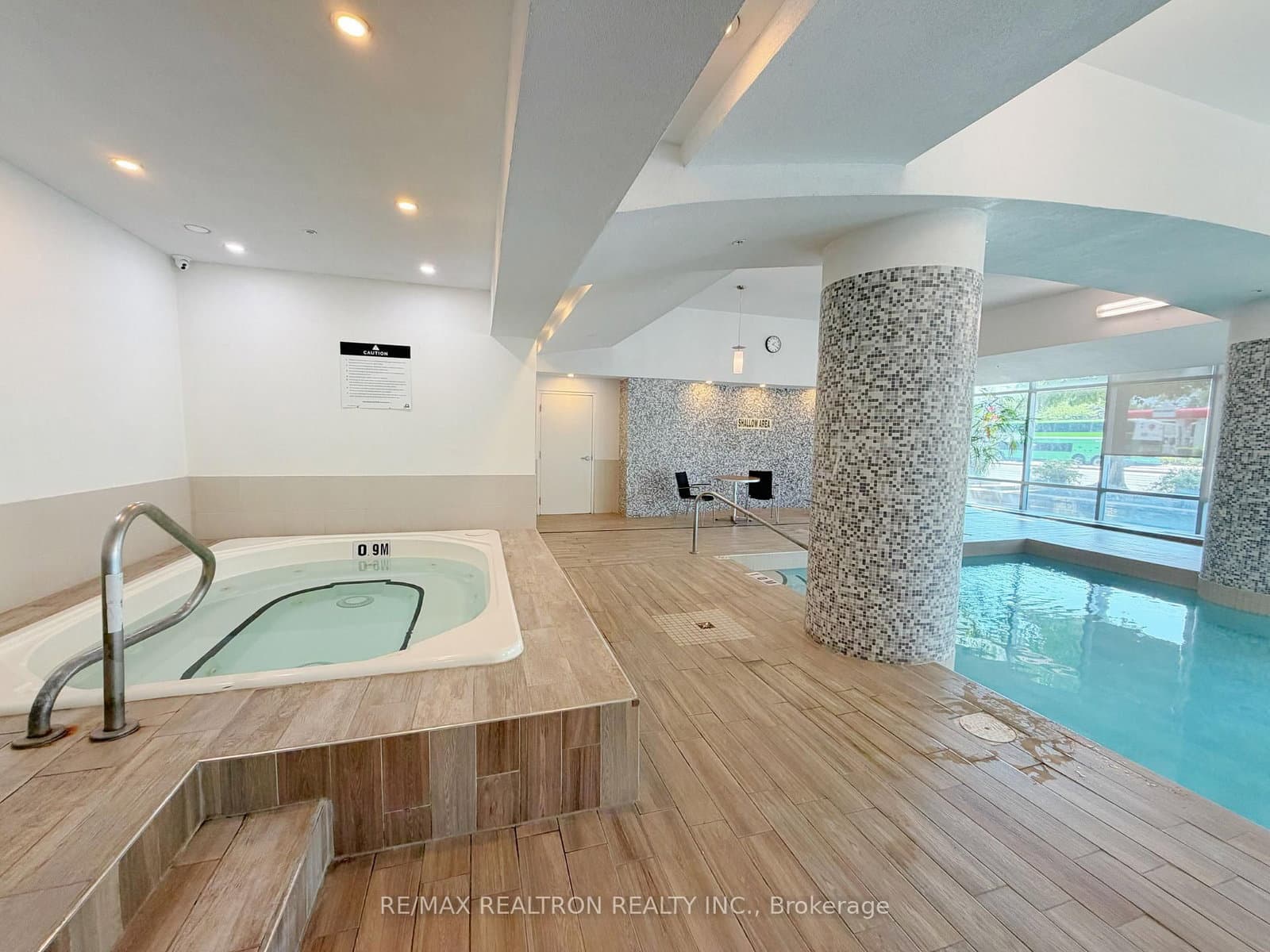 18 Harrison Garden Boulevard, Unit 1805 thumbnail 11