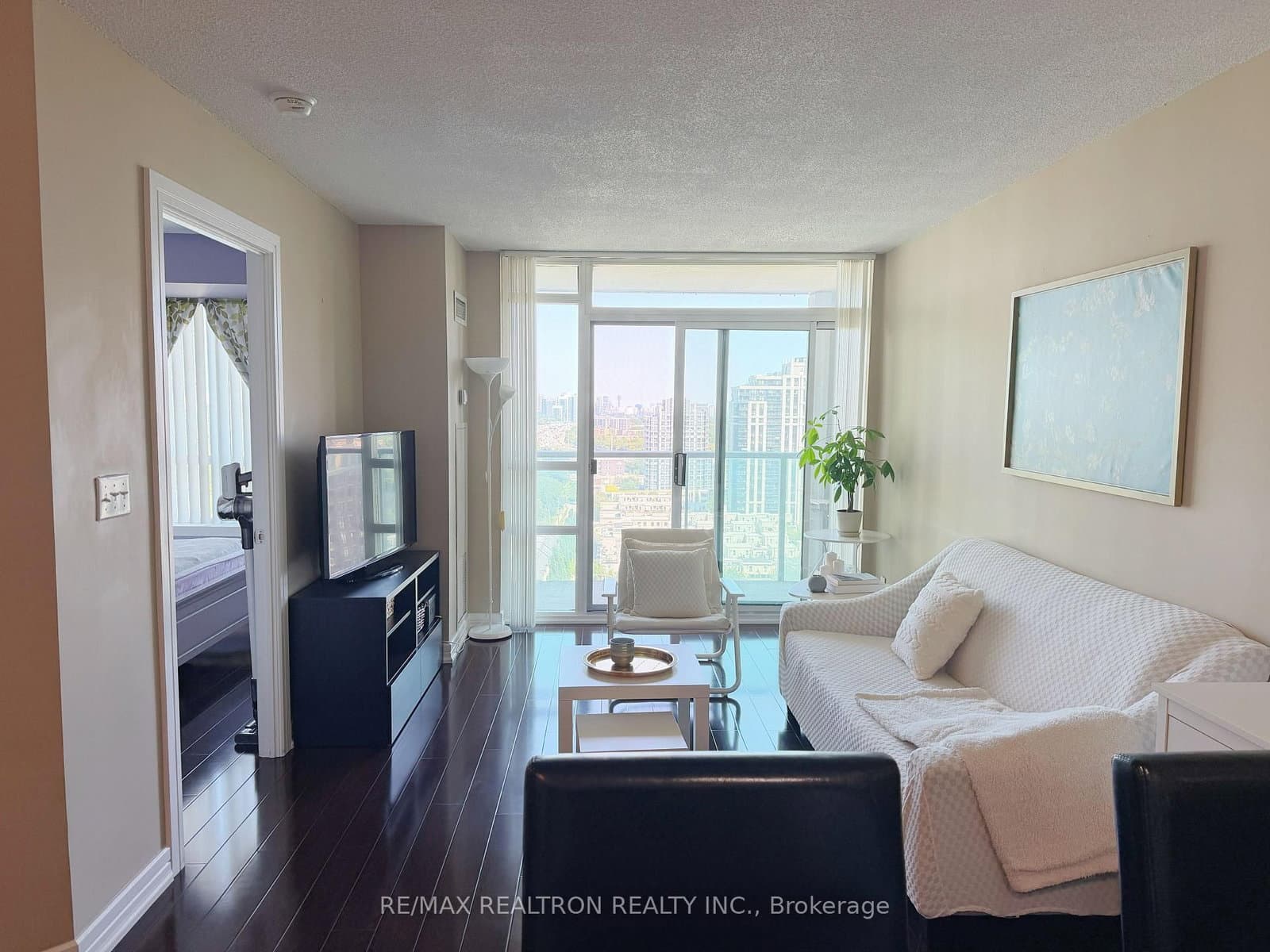 18 Harrison Garden Boulevard, Unit 1805 thumbnail 3