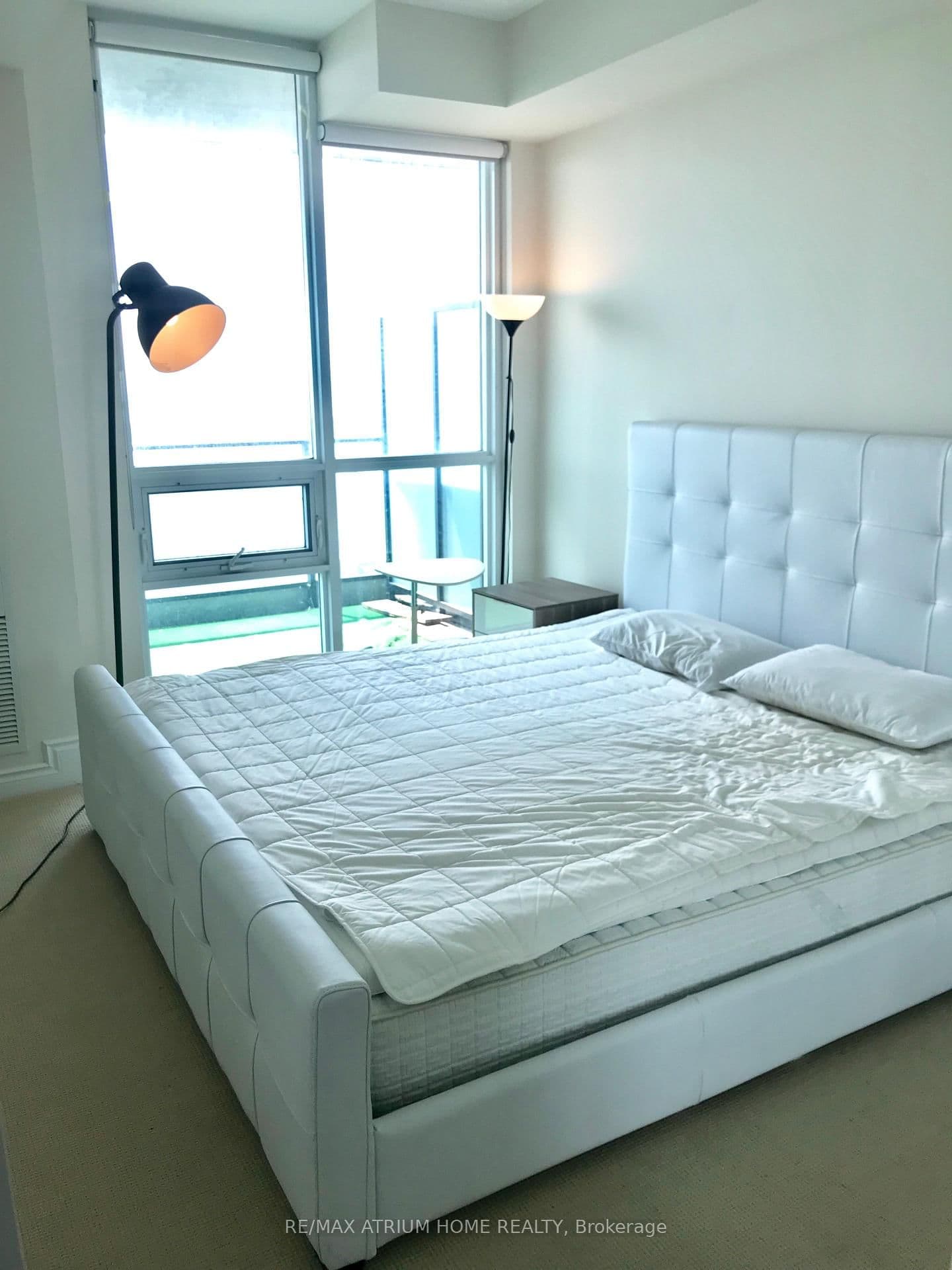 33 Bay Street, Unit 4905 thumbnail 15