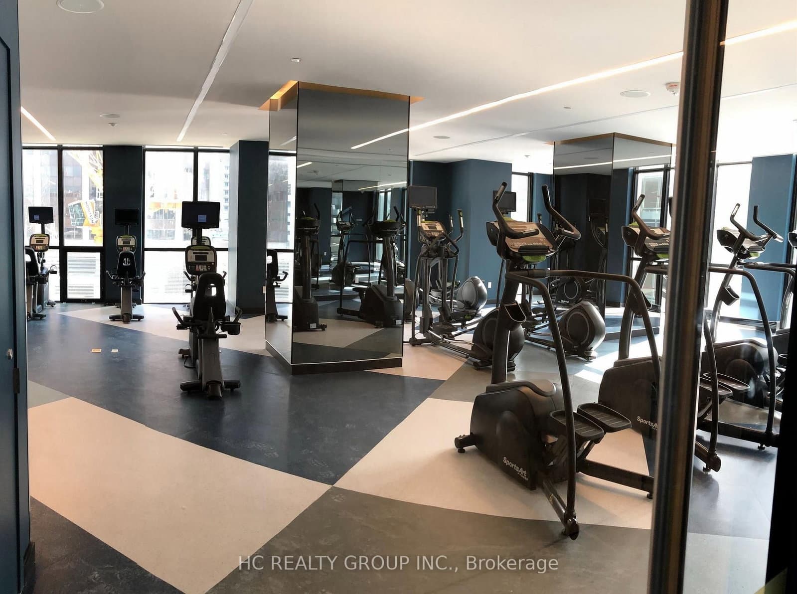 1 Yorkville Avenue, Unit 4512 thumbnail 11