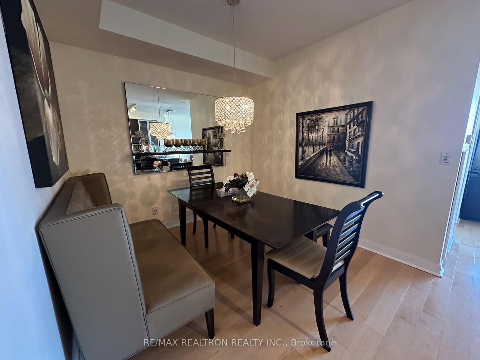 18 Yorkville Avenue, Unit 1601 thumbnail 11