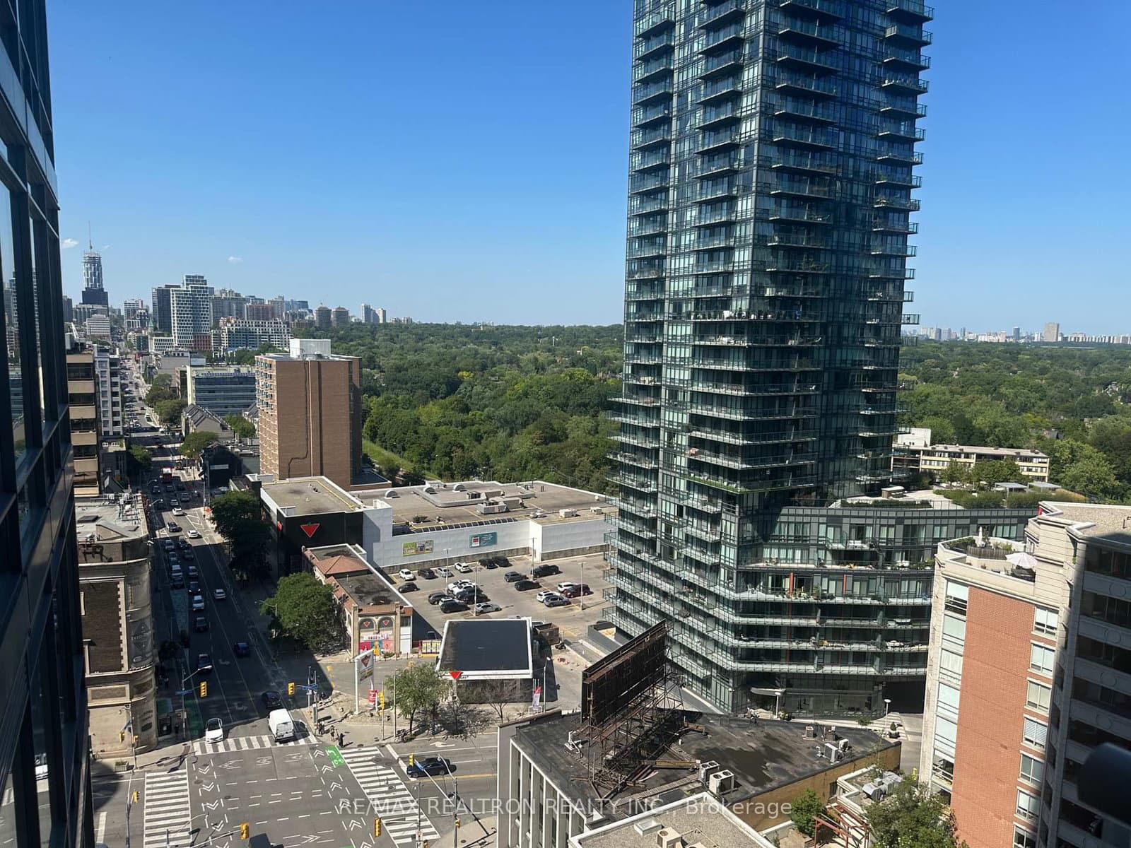 18 Yorkville Avenue, Unit 1601 thumbnail 24