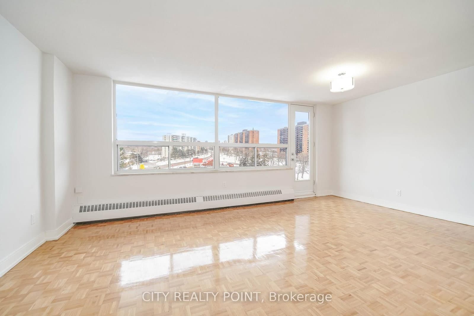 6200 Bathurst Street, Unit 1008 thumbnail 4