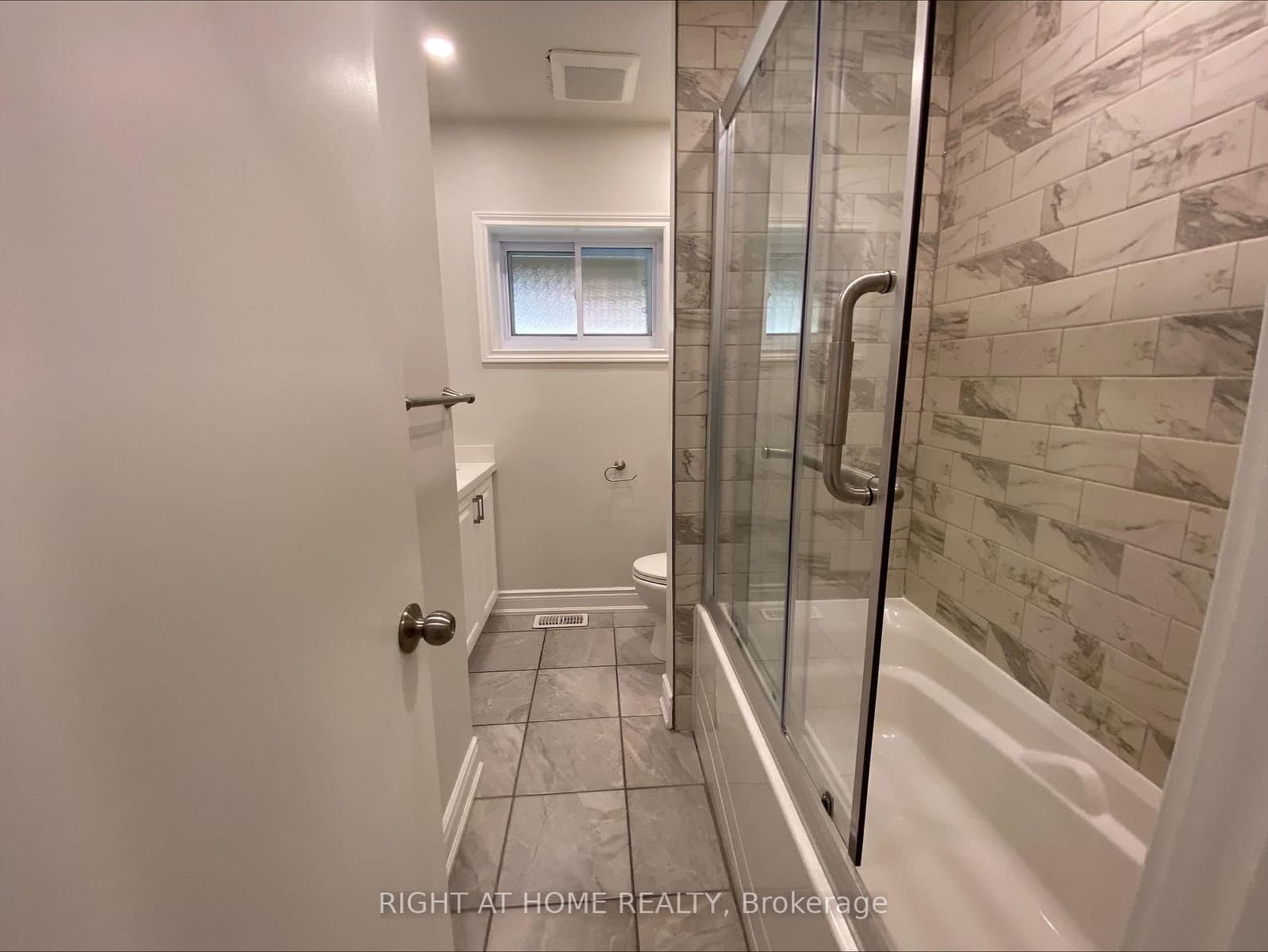 4 Trophy Drive, Unit MAIN FL thumbnail 15
