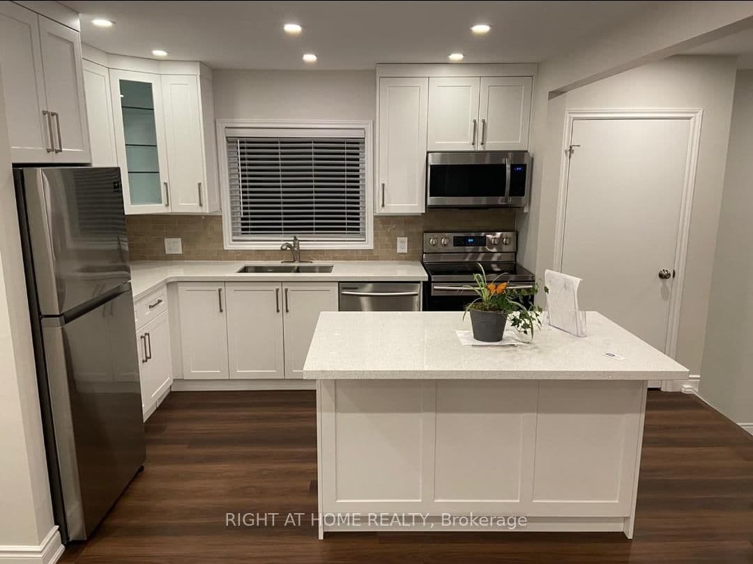 4 Trophy Drive, Unit MAIN FL thumbnail 9