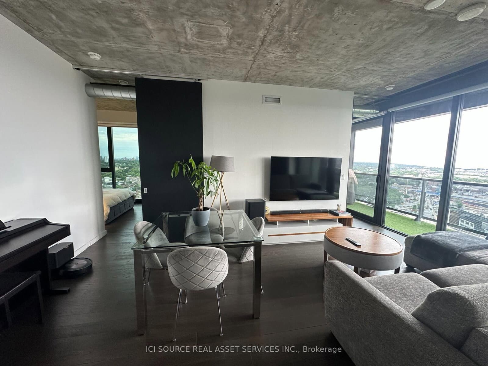 170 Bayview Avenue, Unit 2407 thumbnail 3