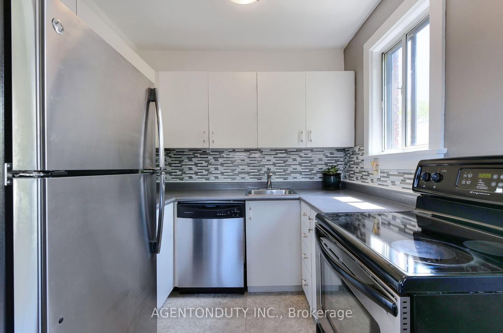 1646 Bathurst Street, Unit 17 thumbnail 13