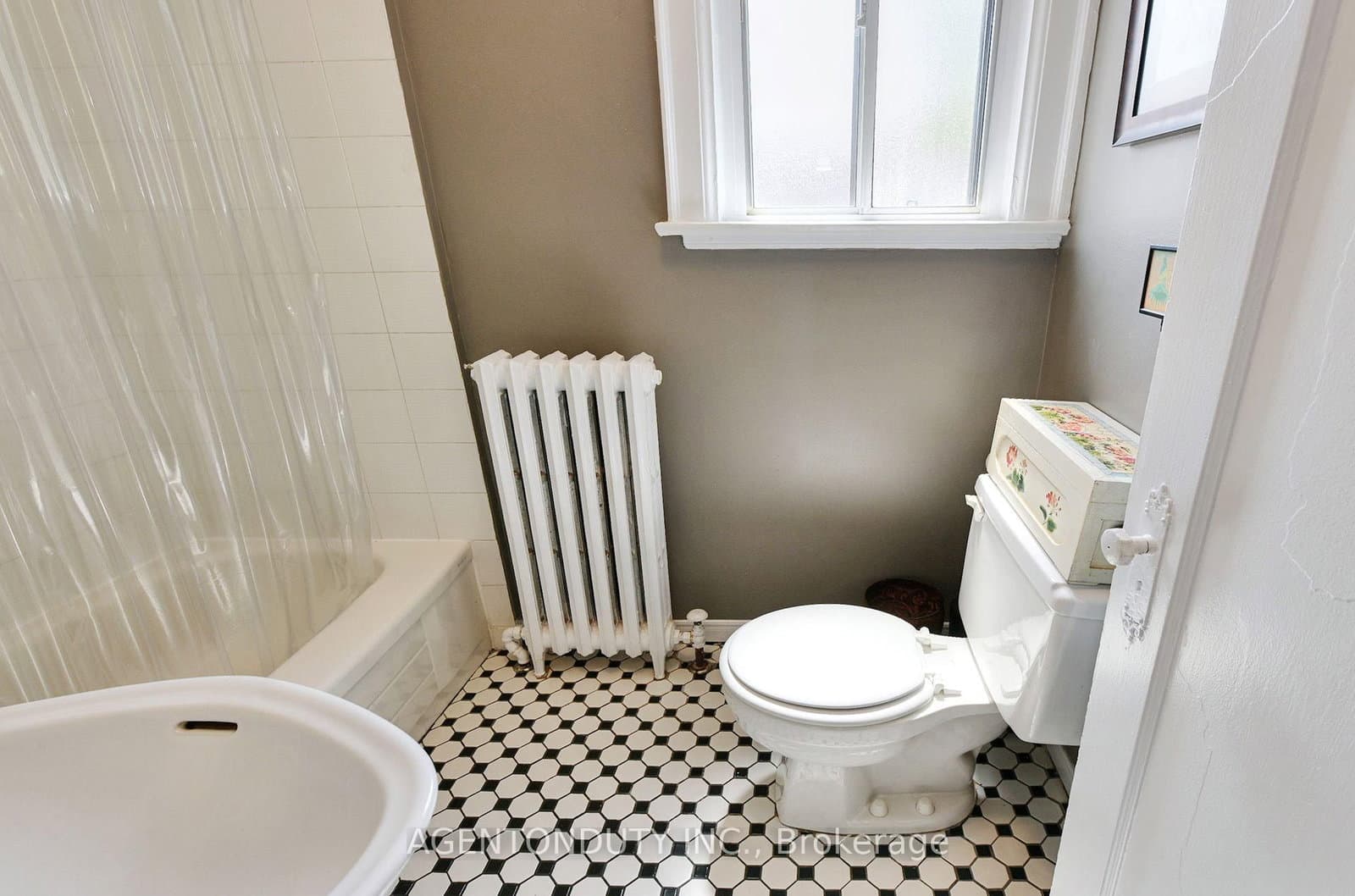 1646 Bathurst Street, Unit 17 thumbnail 20