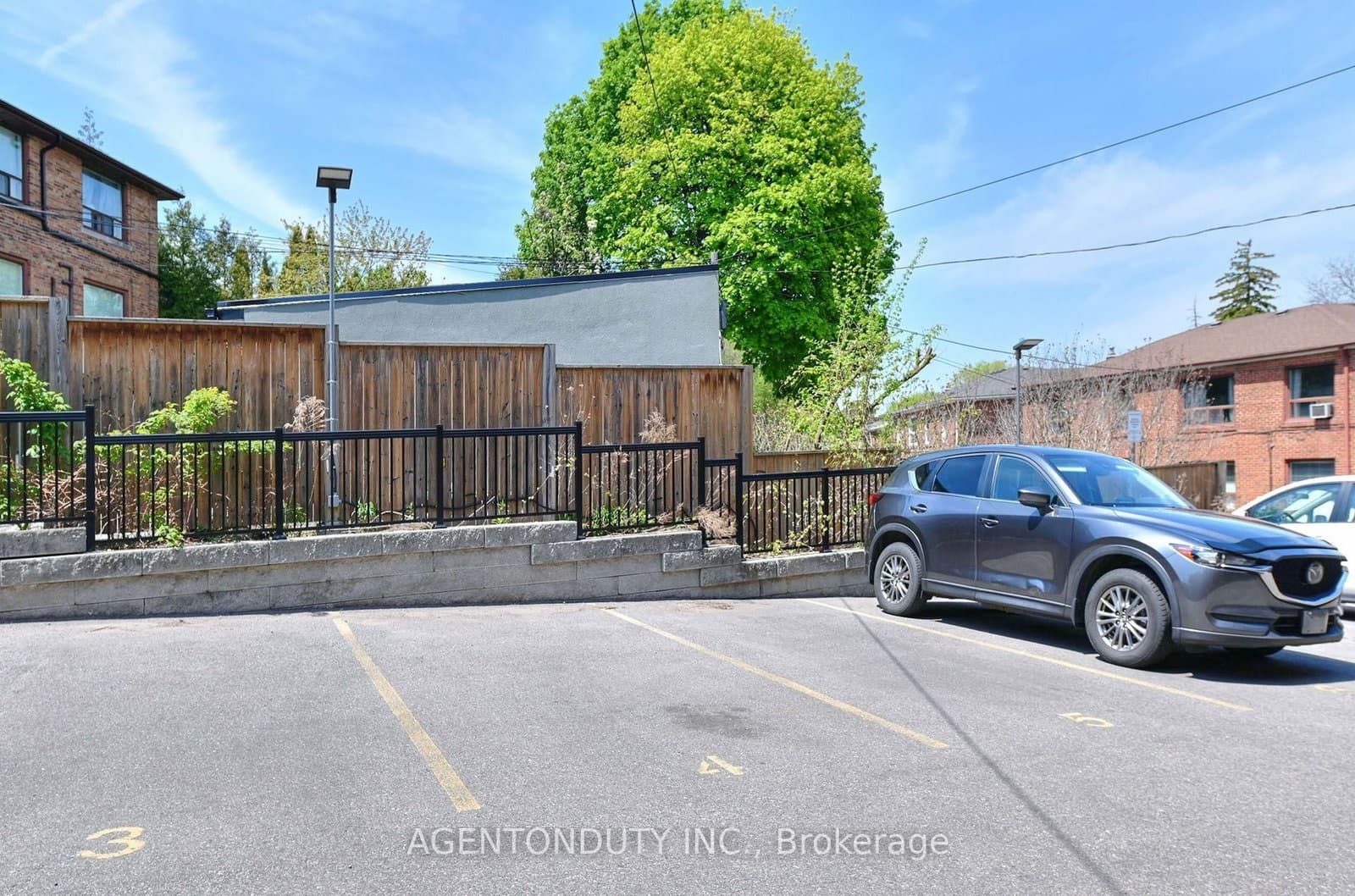 1646 Bathurst Street, Unit 17 thumbnail 23
