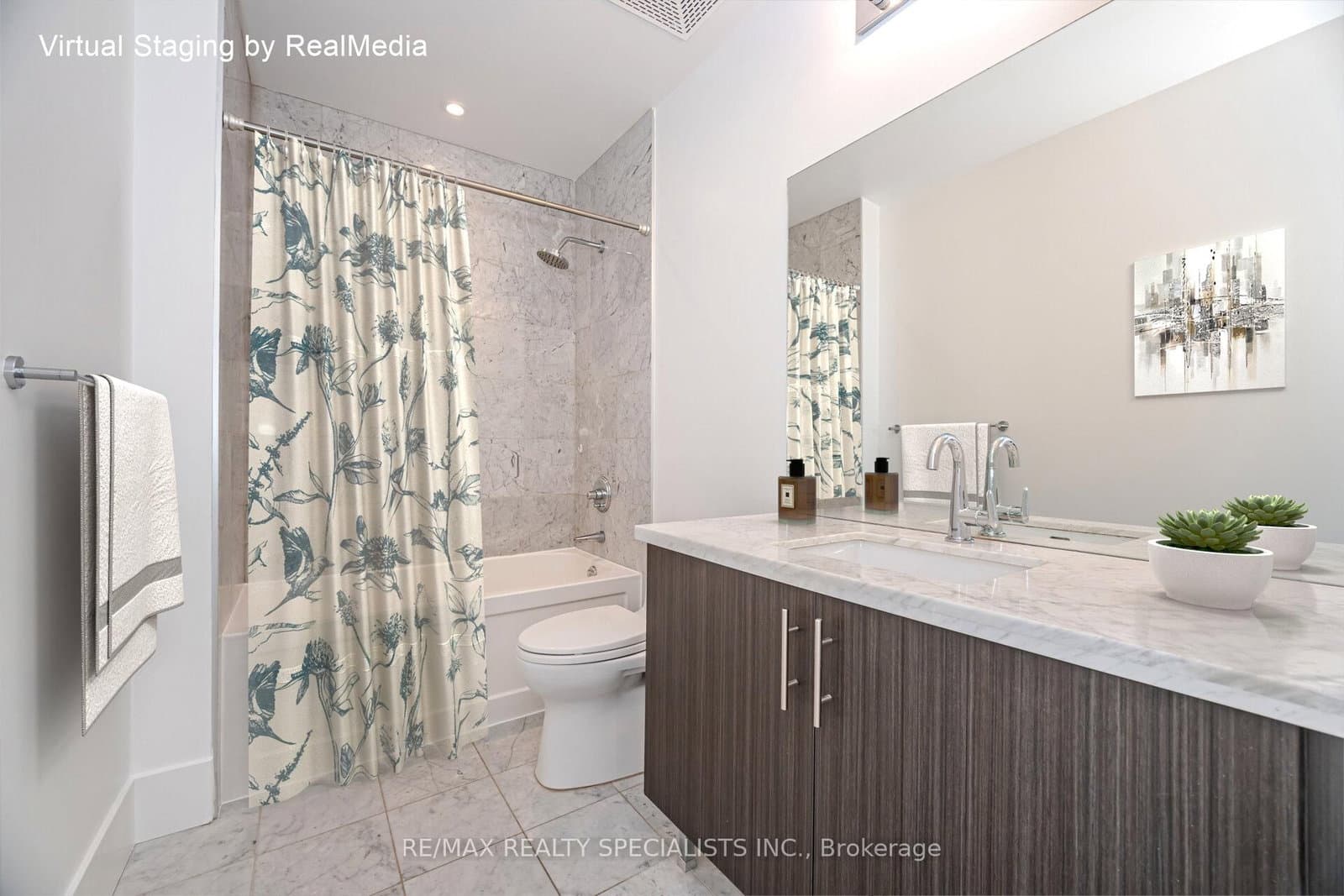 29 Queens Quay E, Unit 1118 thumbnail 15