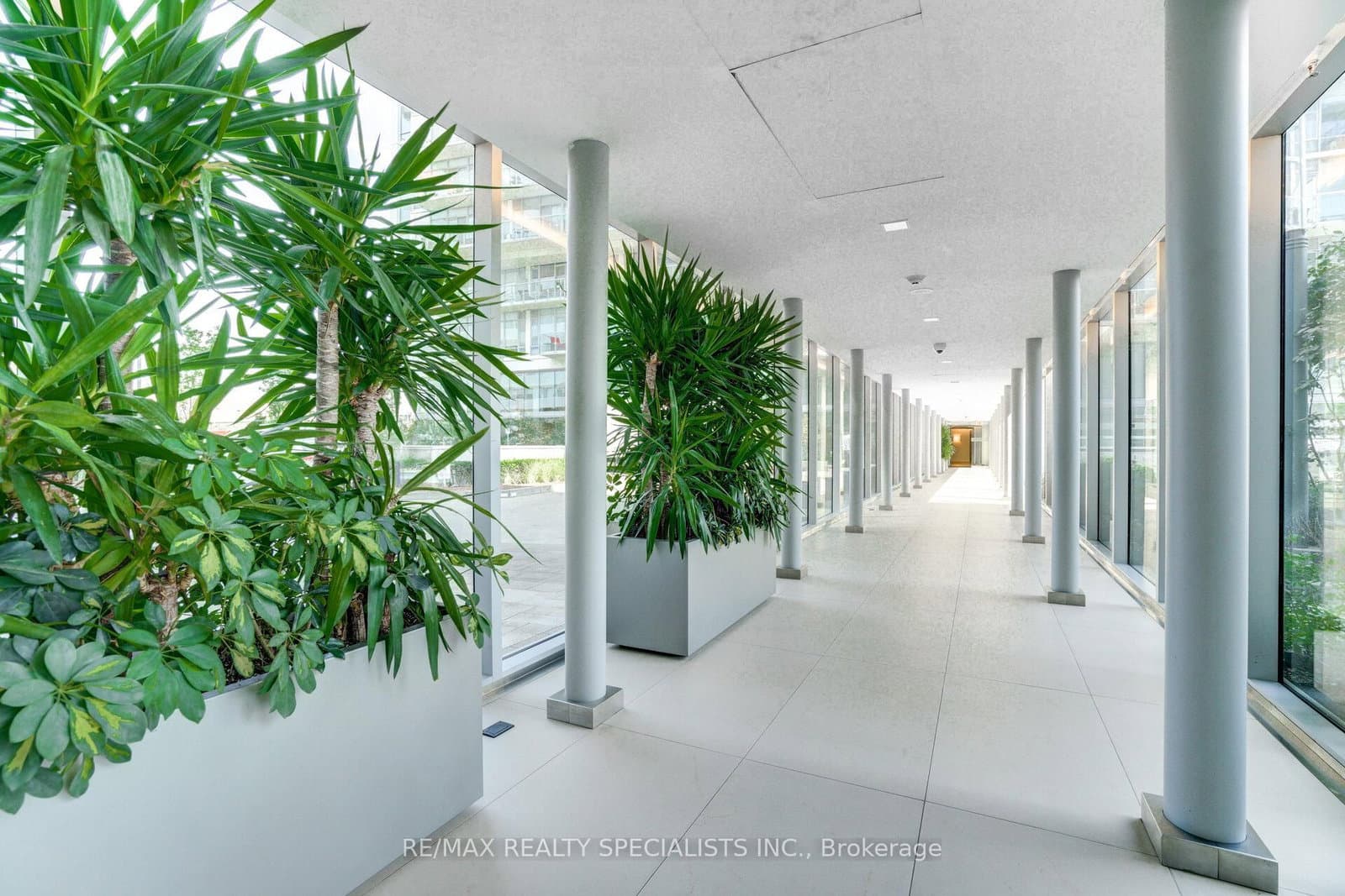29 Queens Quay E, Unit 1118 thumbnail 22